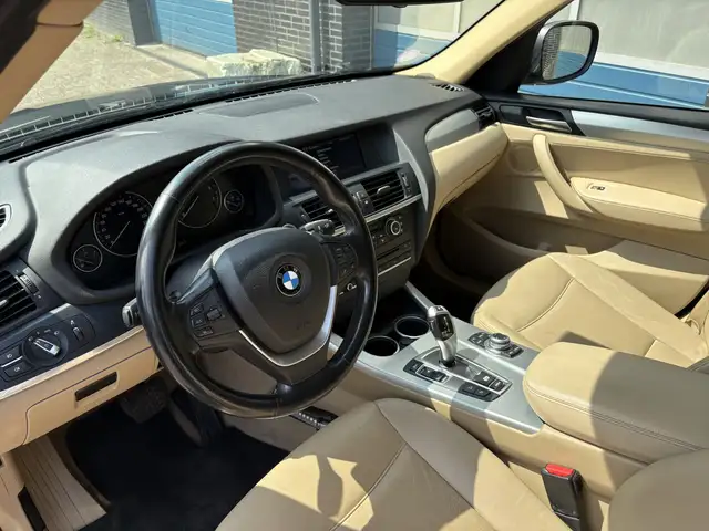 BMW X3 view 3