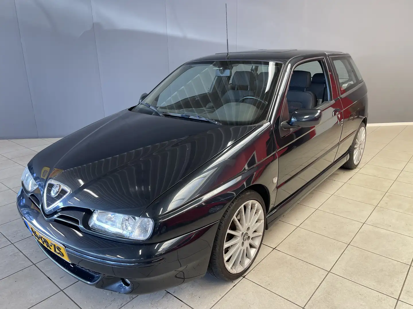 Alfa Romeo 145 1.8-16V T.Spark L UNIEK 2e eigenaar!, zeer mooie A Albastru - 1