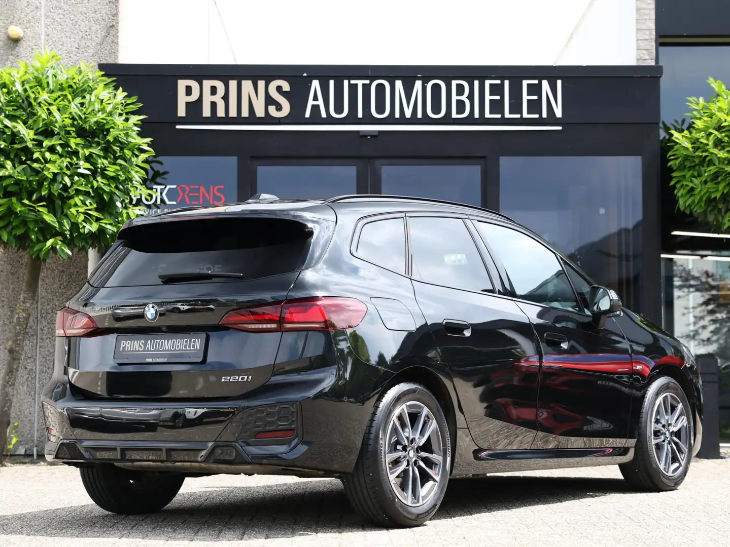 BMW 220 2-serie Active Tourer M-Sport|Pano|Leder 220i Zwart - 2