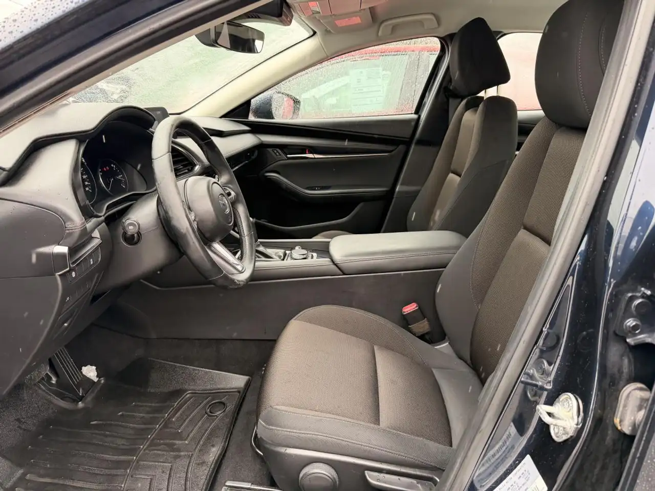 Mazda 3 снимка Mazda 3