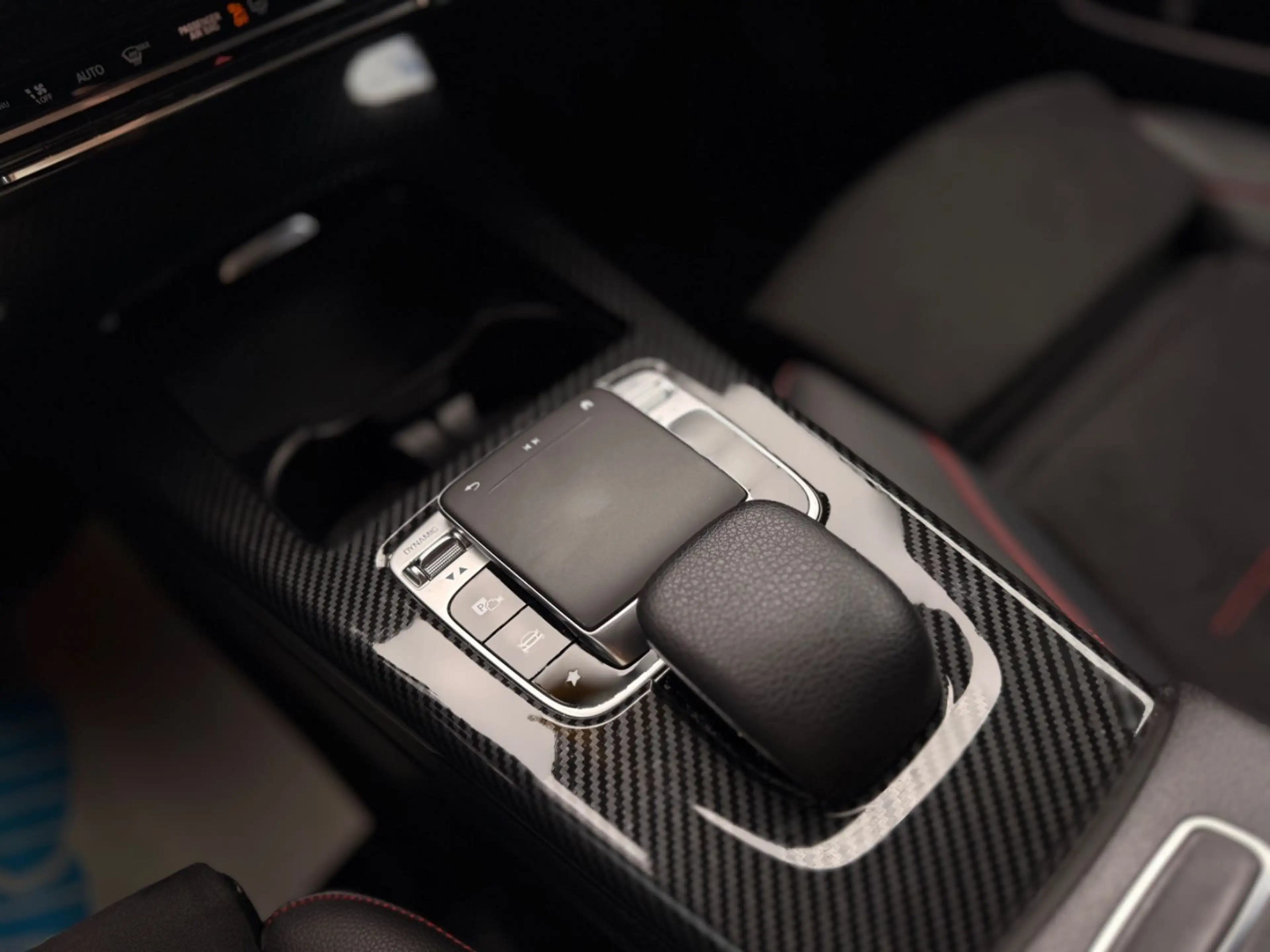 Mercedes-Benz A 250 e Aut. AMG Line LED Burmester Parklenk — photo 13
