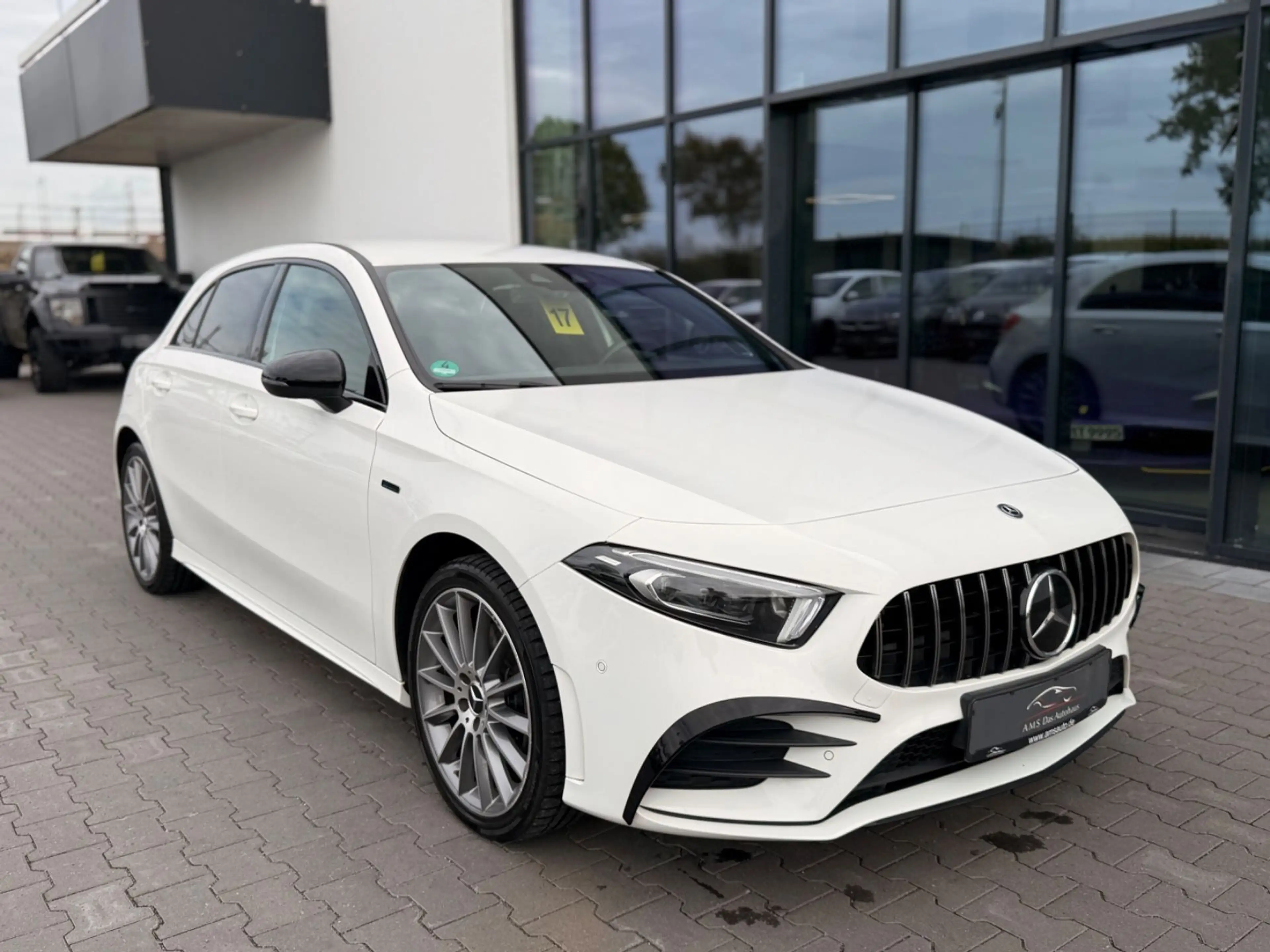 Mercedes-Benz A 250 e Aut. AMG Line LED Burmester Parklenk — photo 2