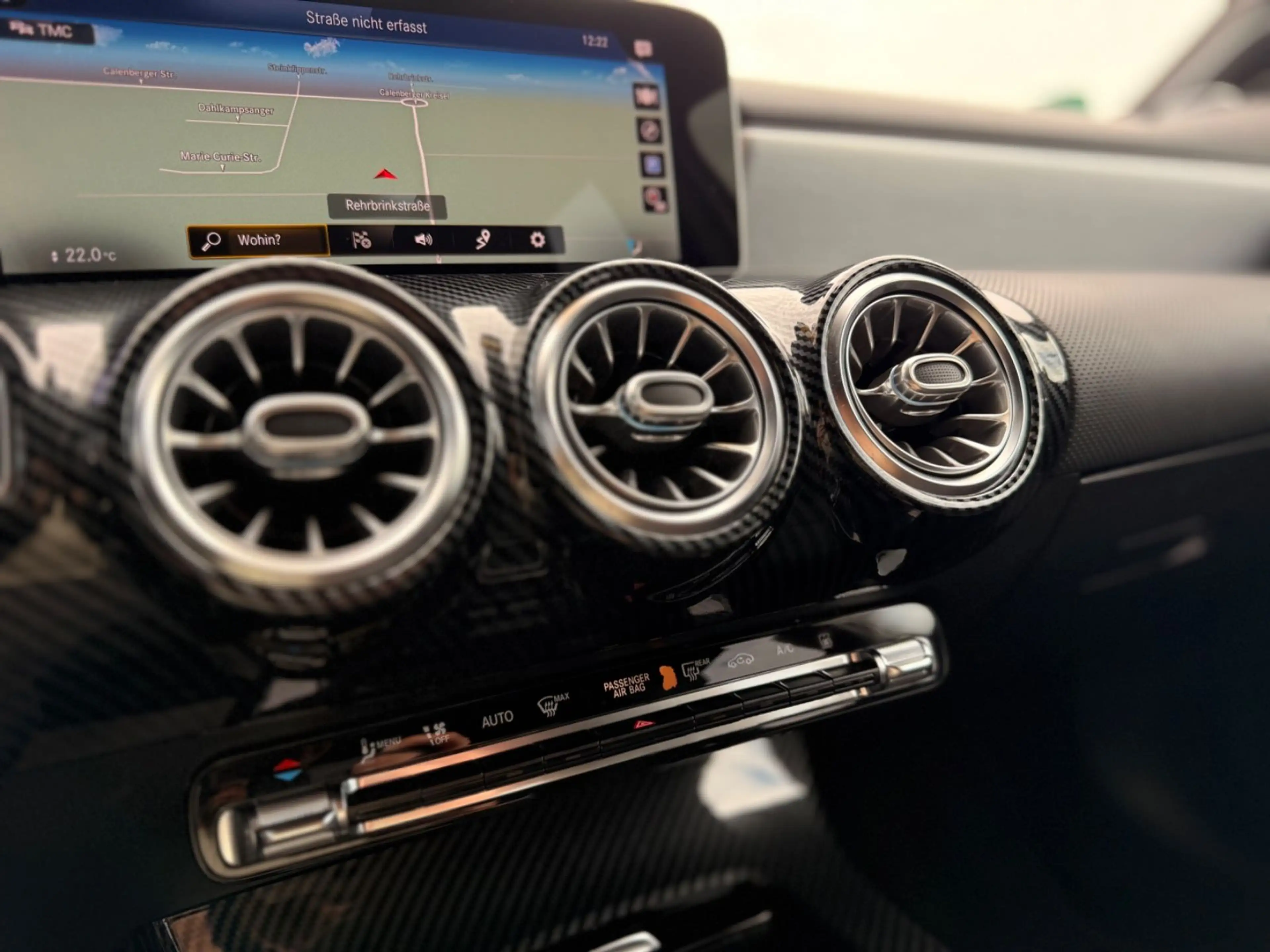 Mercedes-Benz A 250 e Aut. AMG Line LED Burmester Parklenk — photo 12