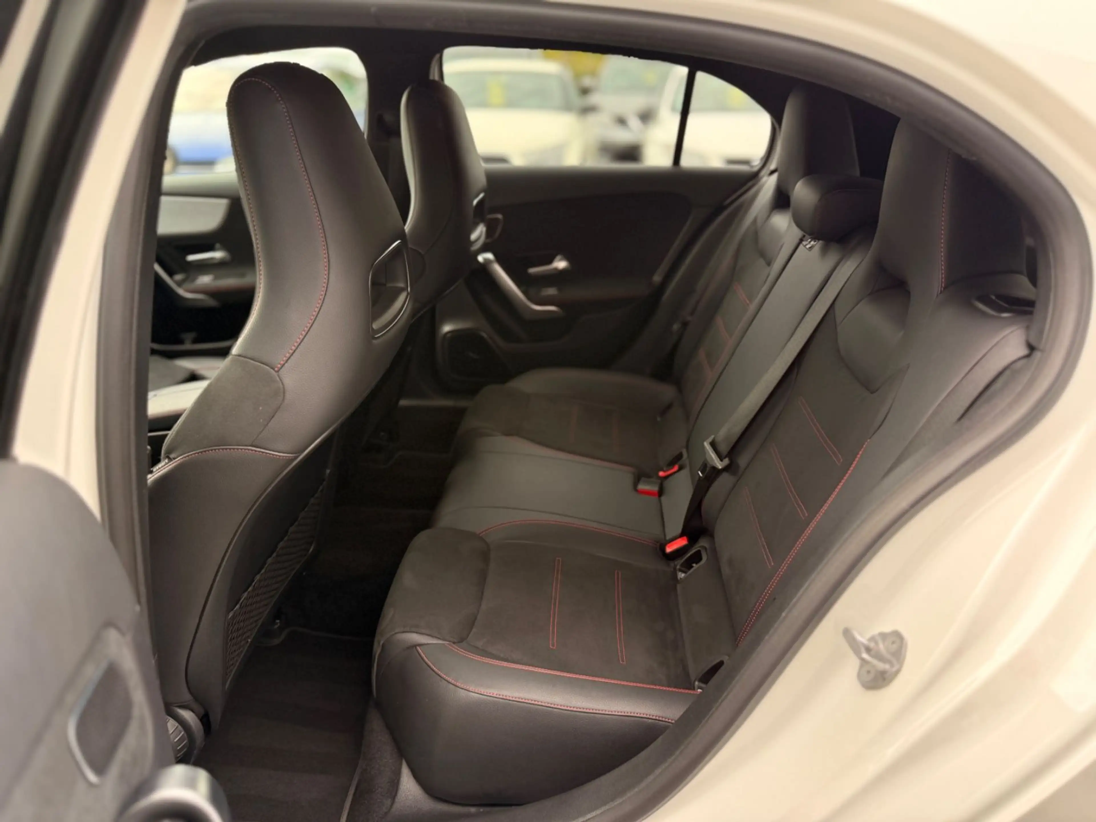 Mercedes-Benz A 250 e Aut. AMG Line LED Burmester Parklenk — photo 14