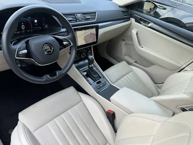 Skoda Superb view 11