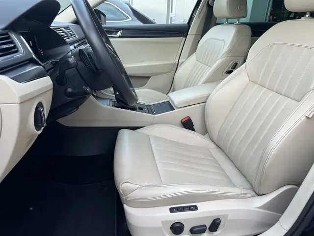 Skoda Superb view 12