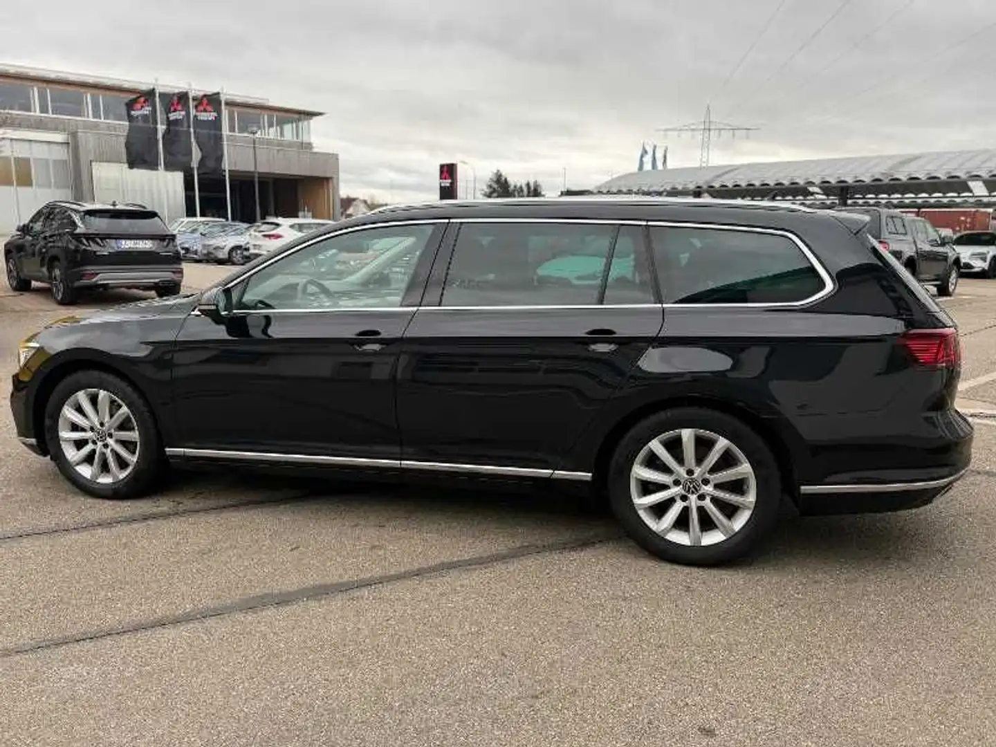 Volkswagen Passat Variant 2.0 TDI ELEGANCE / AHK / WR Schwarz - 2