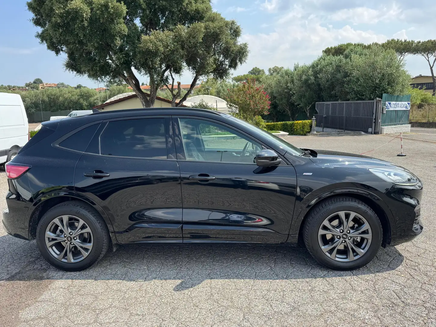 Ford Kuga 2.5 full hybrid ST-Line X 2wd 190cv cvt Nero - 2