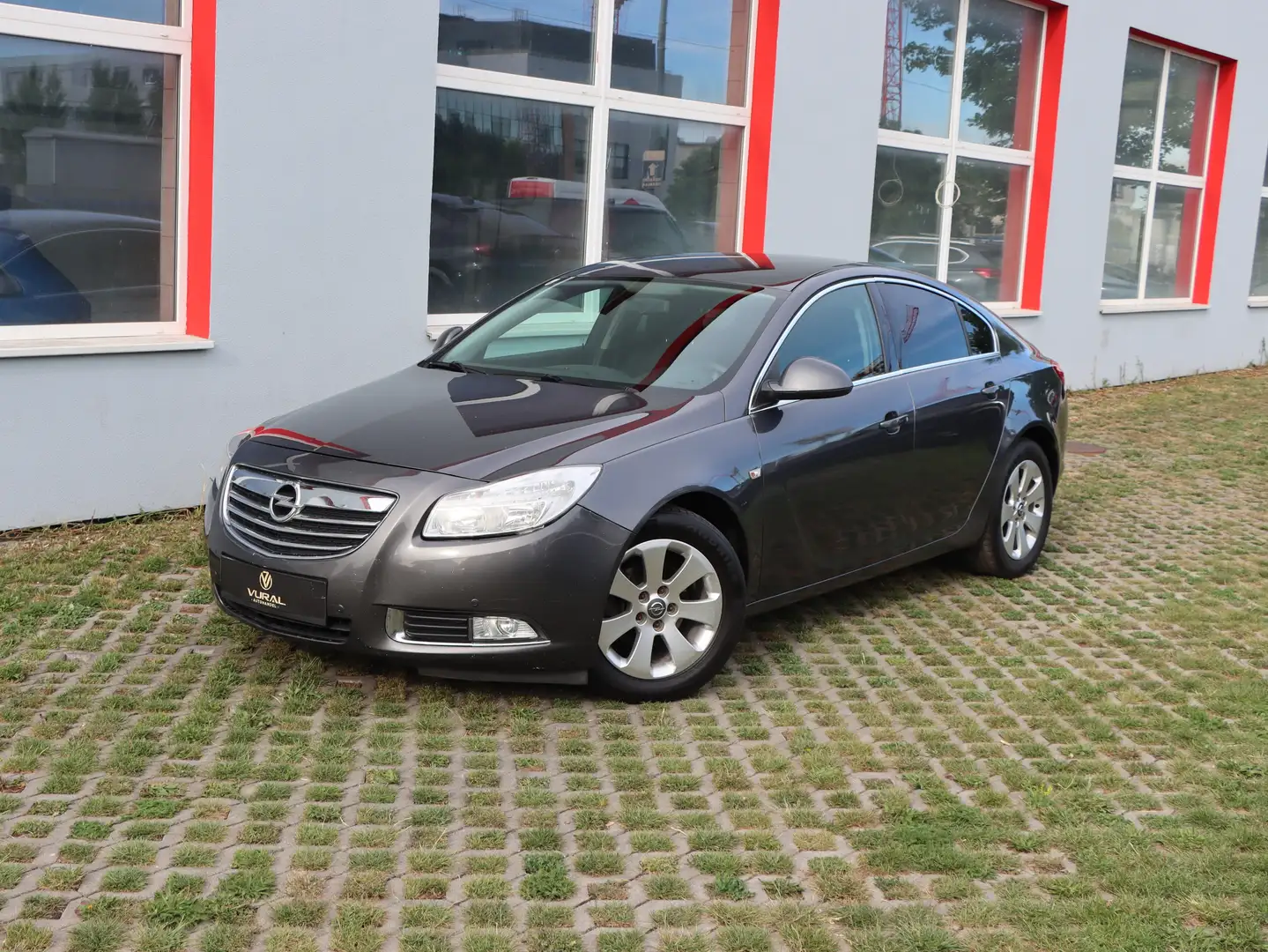 Opel Insignia Edition Grau - 1