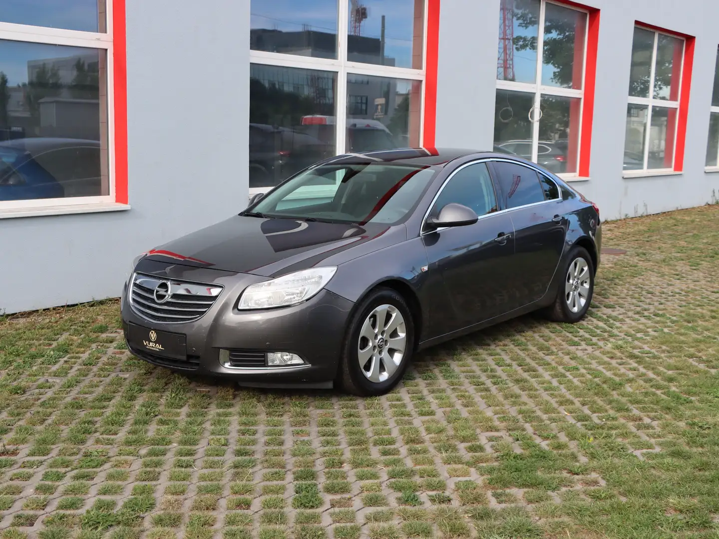 Opel Insignia Edition Grau - 2