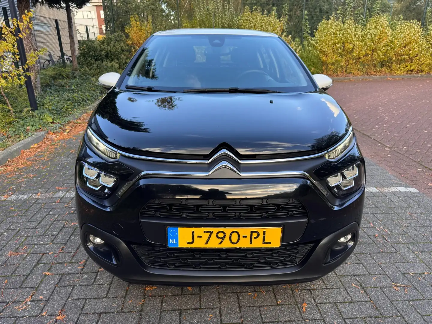 Citroen C3 1.2 PureTech Feel / Carplay / LED / Navi / PDC Noir - 2