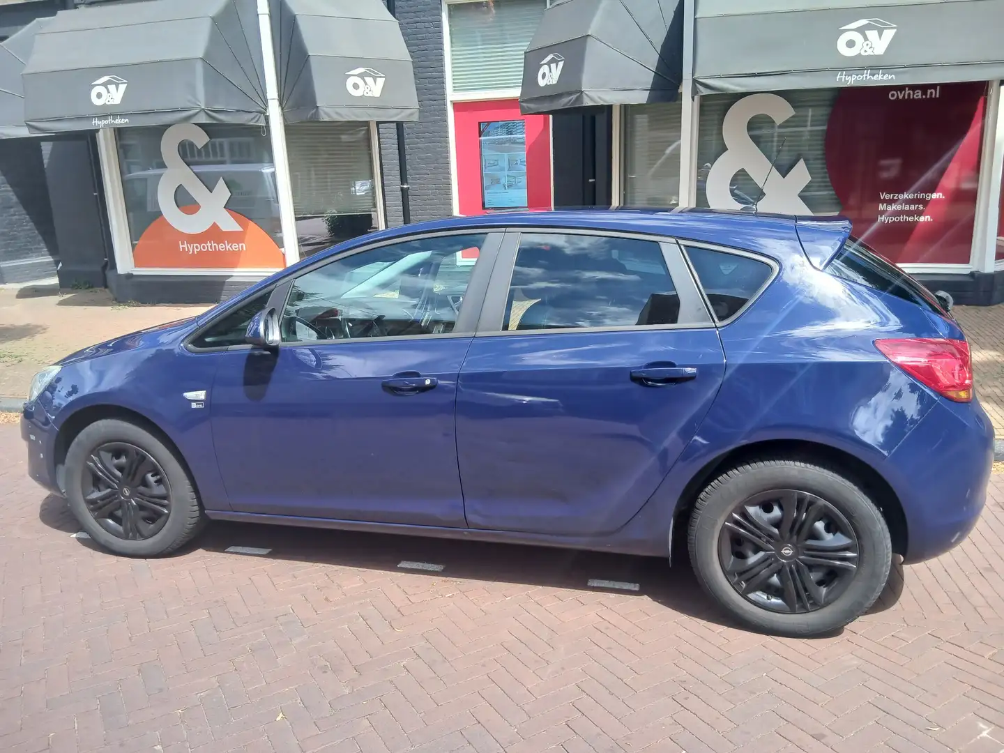 Opel Astra 1.4 Cosmo Blauw - 2