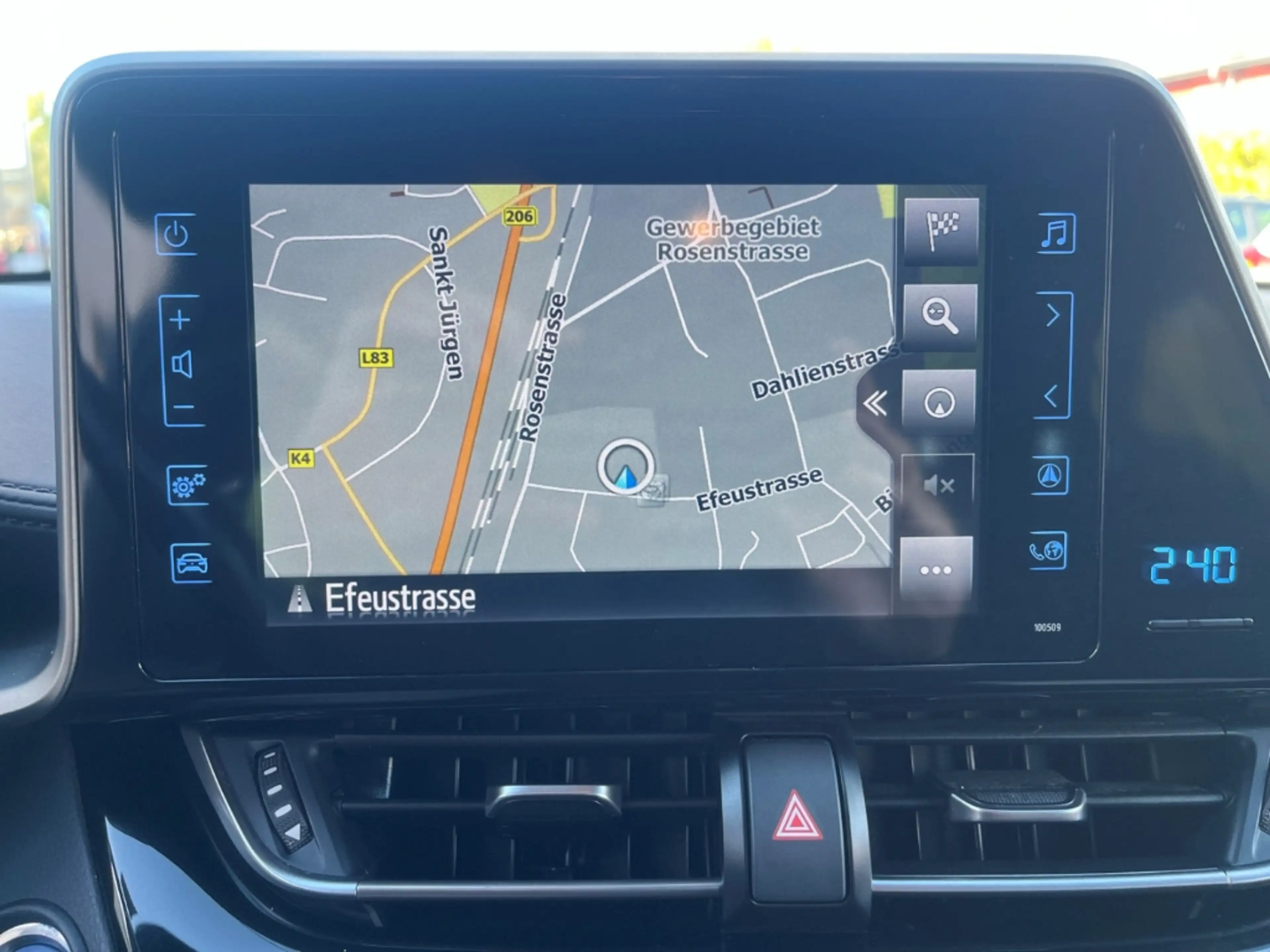 Toyota C-HR Hybrid Team D Navi BAD SEGEBERGMehrzonenklima DAB — photo 14