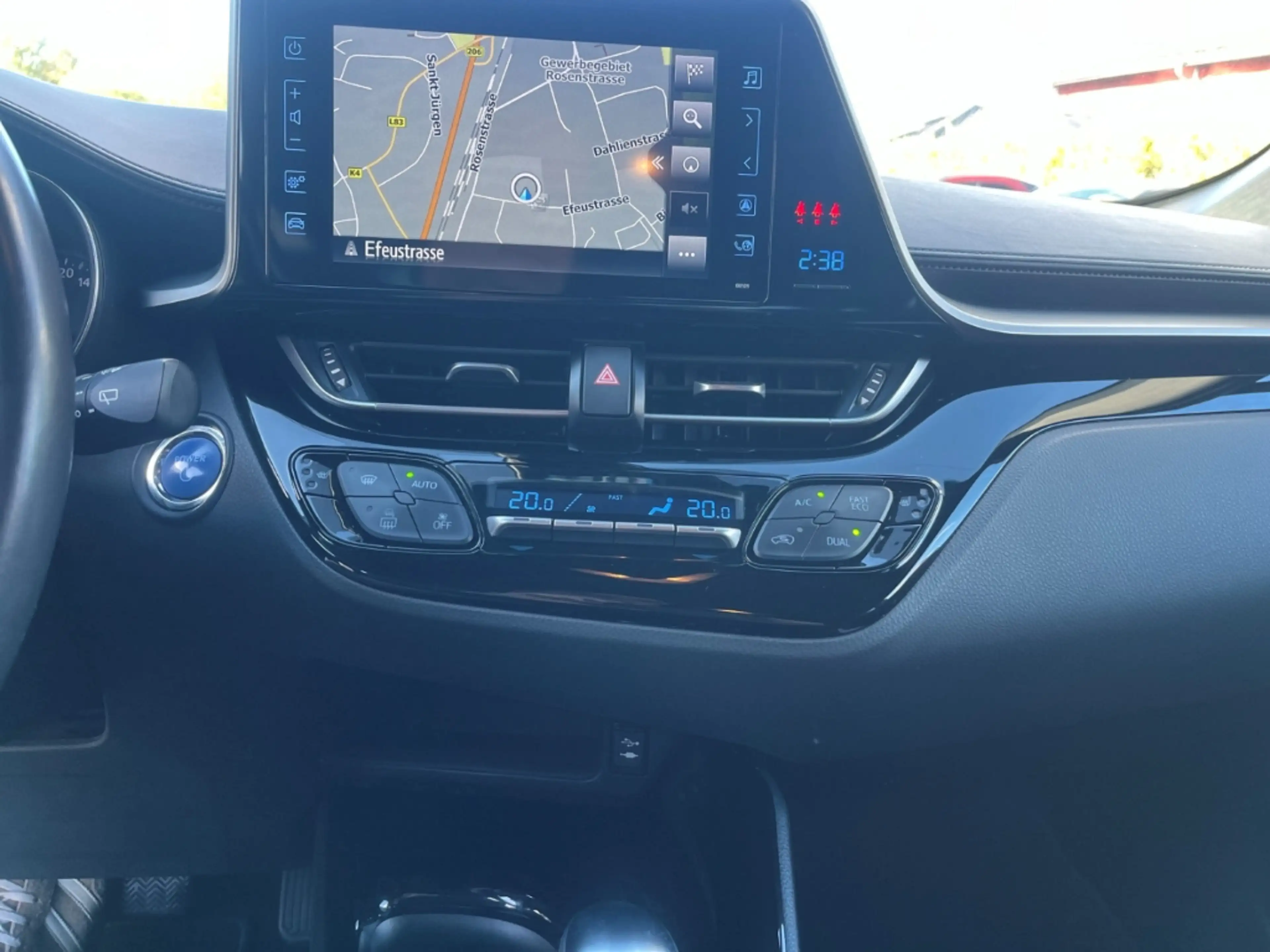 Toyota C-HR Hybrid Team D Navi BAD SEGEBERGMehrzonenklima DAB — photo 11