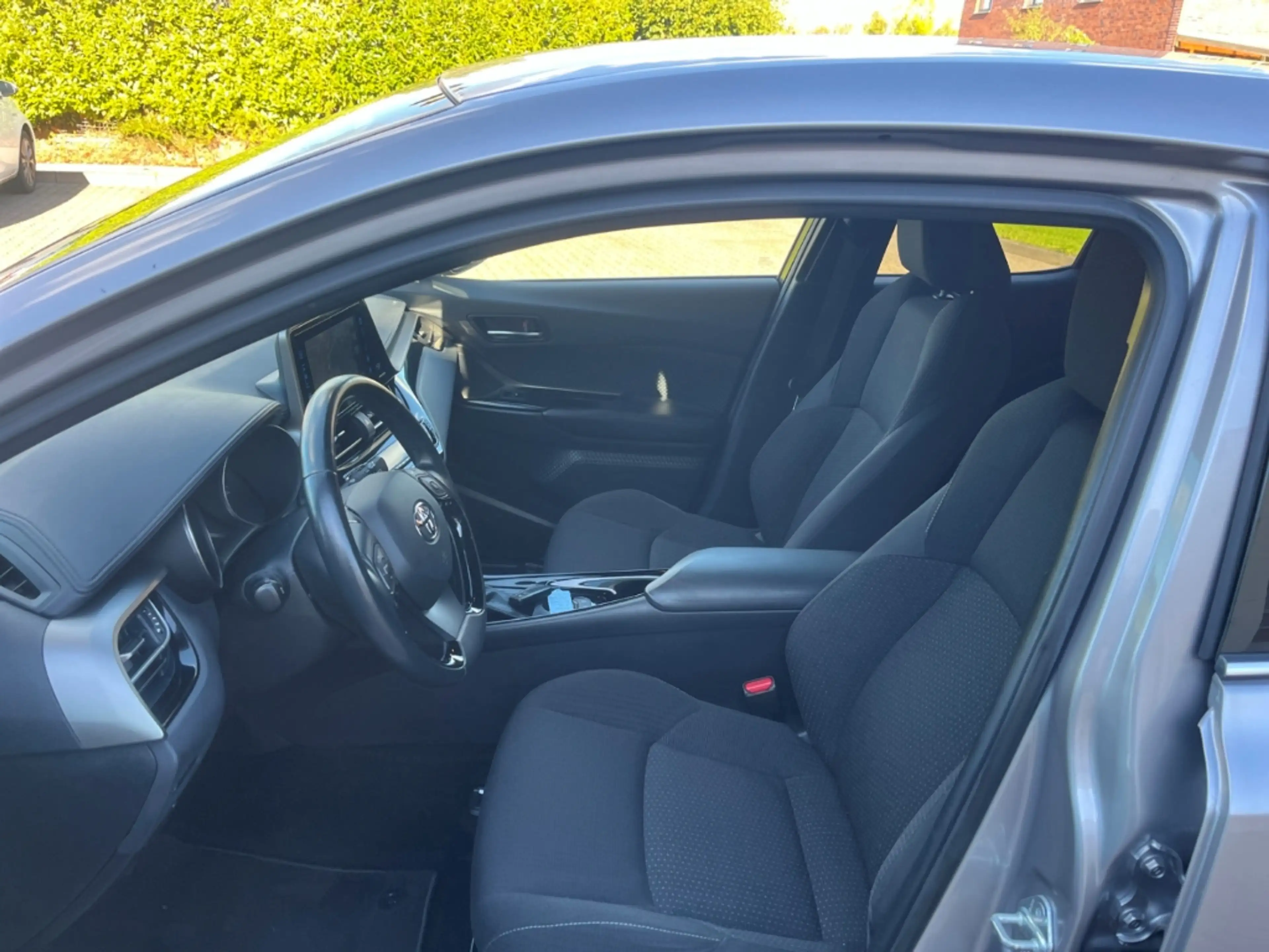 Toyota C-HR Hybrid Team D Navi BAD SEGEBERGMehrzonenklima DAB — photo 9