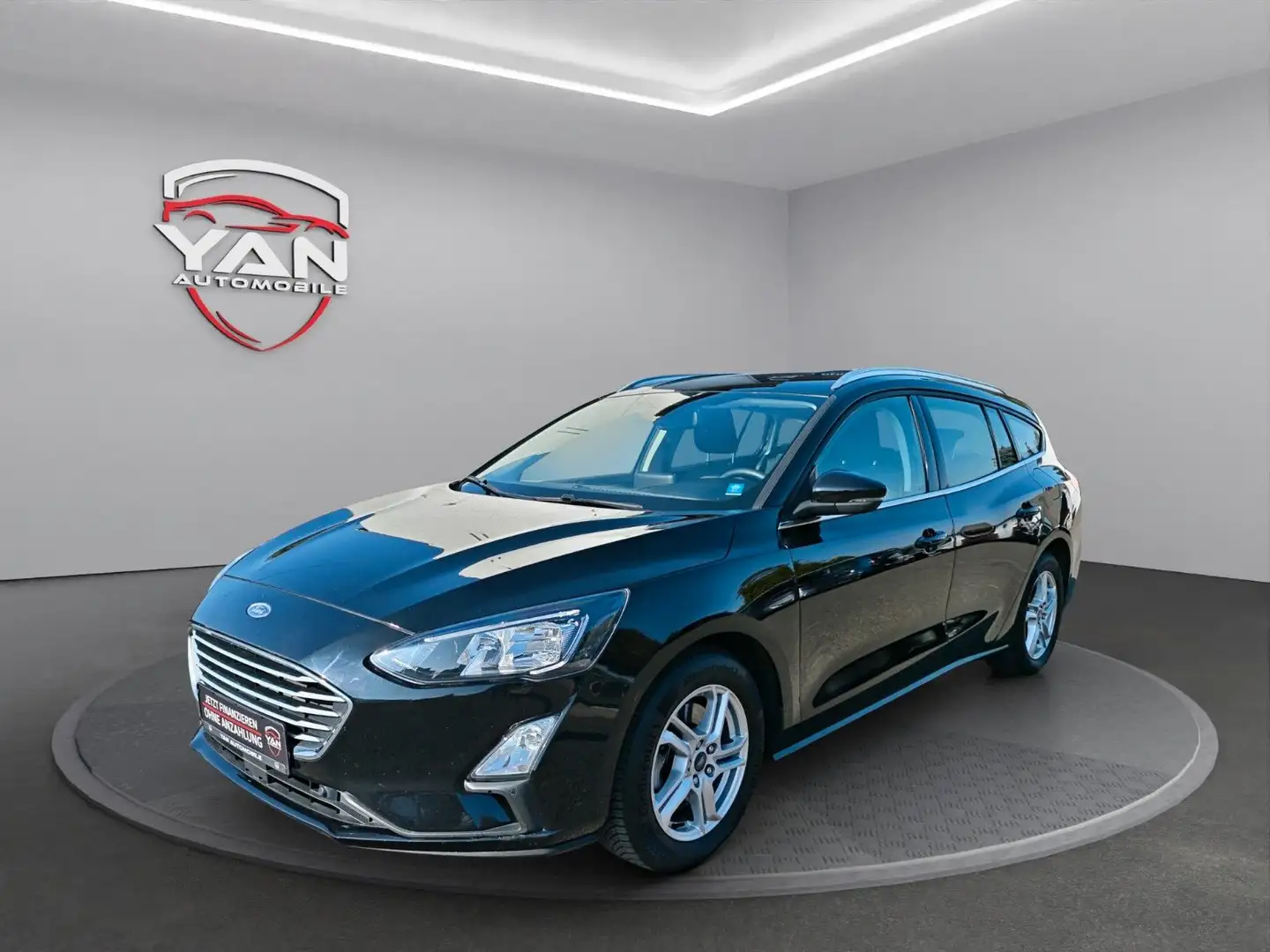 Ford Focus Turnier 1.0 *LED*NAVI*Kamera*Winterpaket* Schwarz - 1