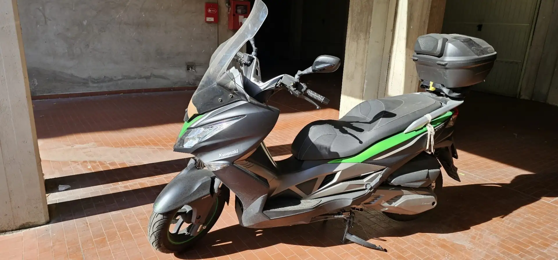 Kawasaki J300 abs Noir - 1