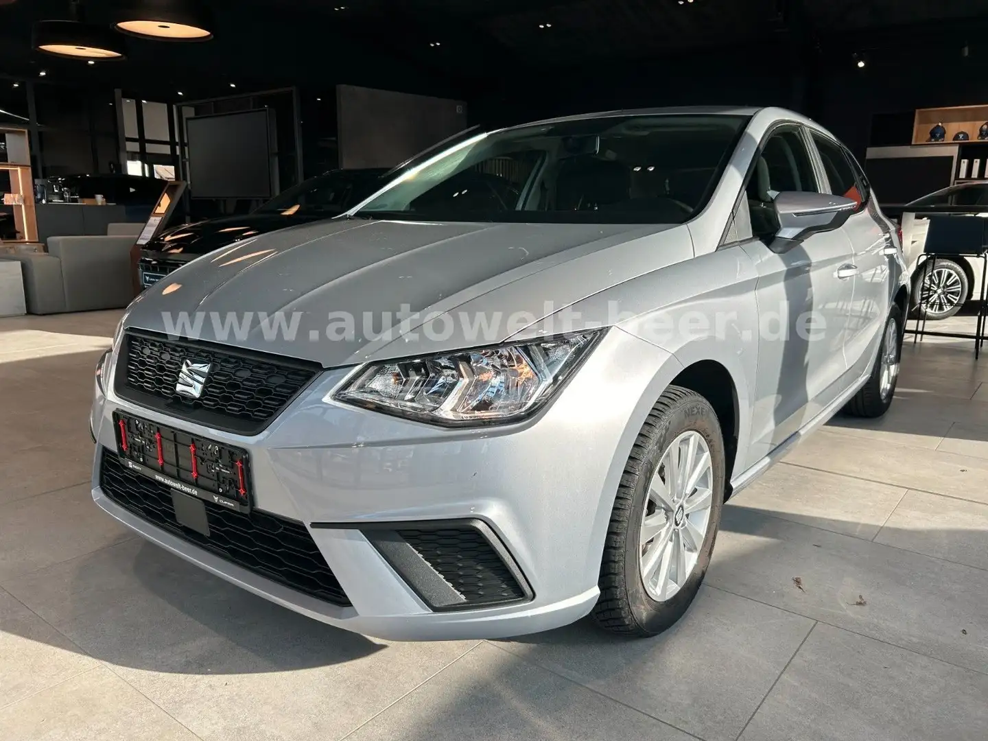 SEAT Ibiza Style 1.0 TSI 110PS DSG*Navi*PARKDIS Zilver - 1