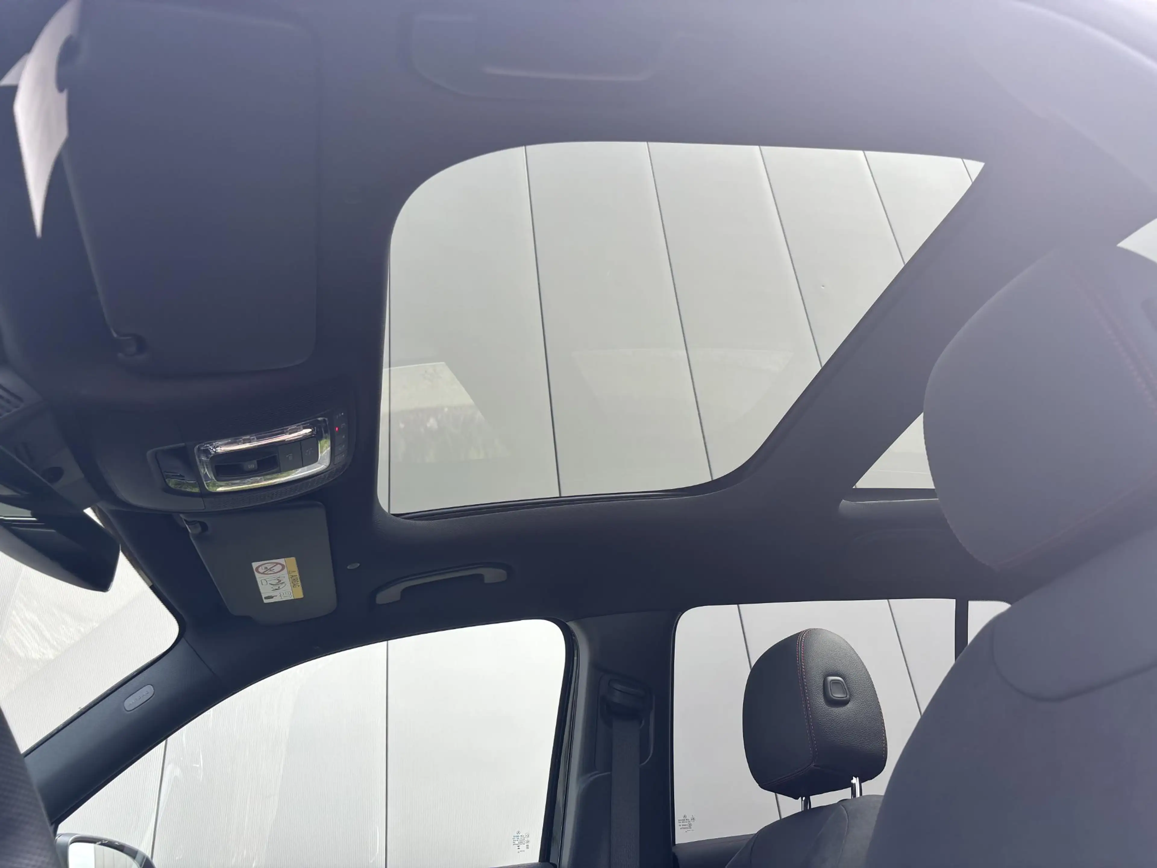 Mercedes-Benz EQB 250 EQB 250+ AMG Line — photo 8