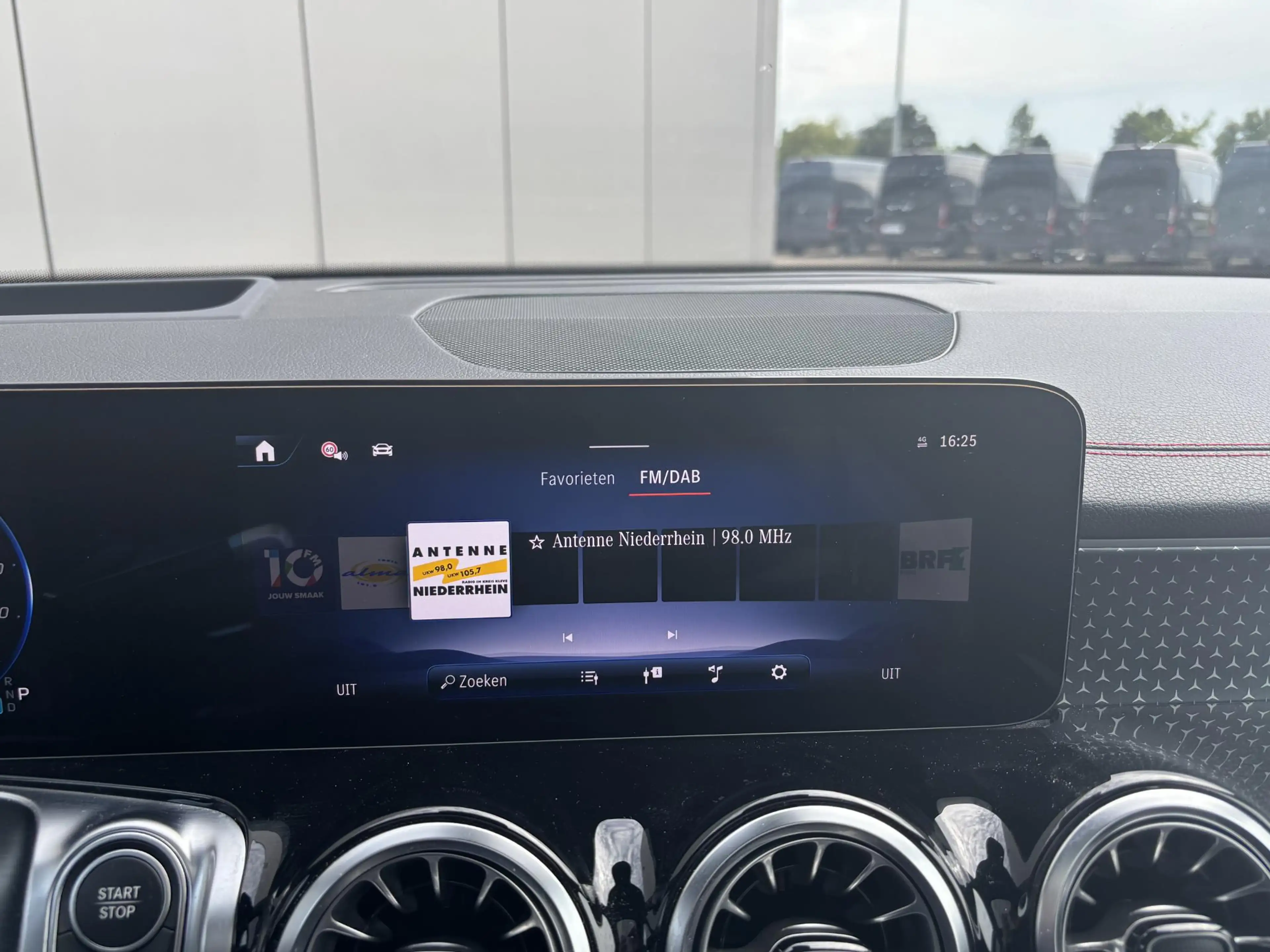 Mercedes-Benz EQB 250 EQB 250+ AMG Line — photo 6