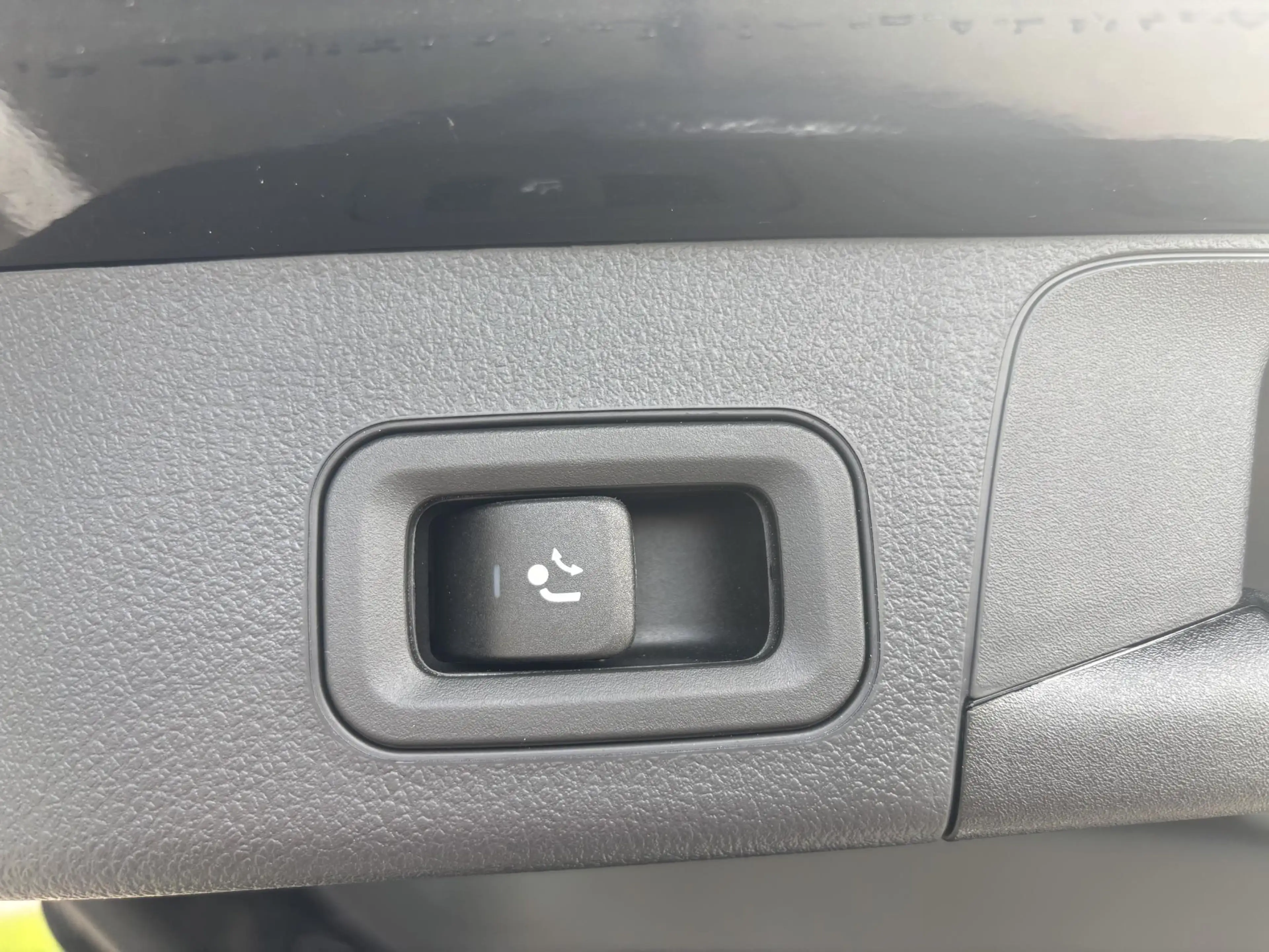 Mercedes-Benz EQB 250 EQB 250+ AMG Line — photo 14