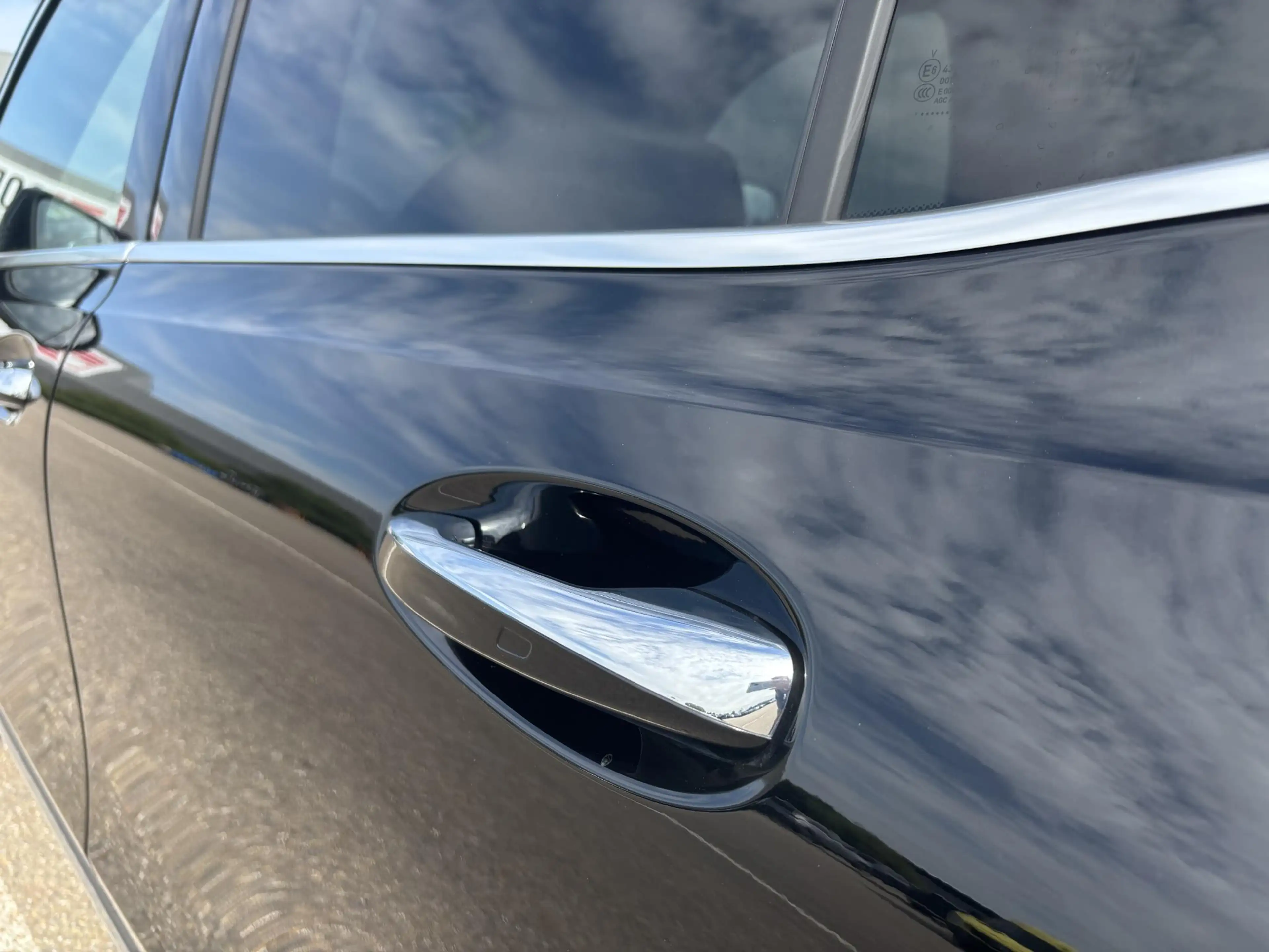 Mercedes-Benz EQB 250 EQB 250+ AMG Line — photo 10