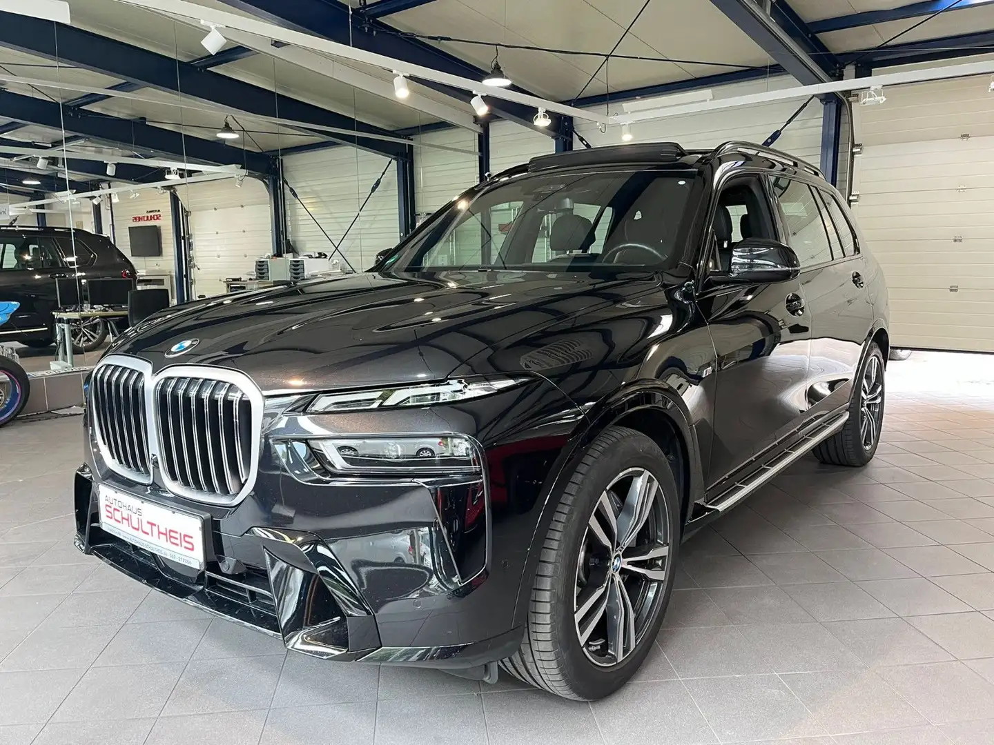 BMW X7 xDrive 40 d M Sport*PANO*7SITZE* Noir - 1