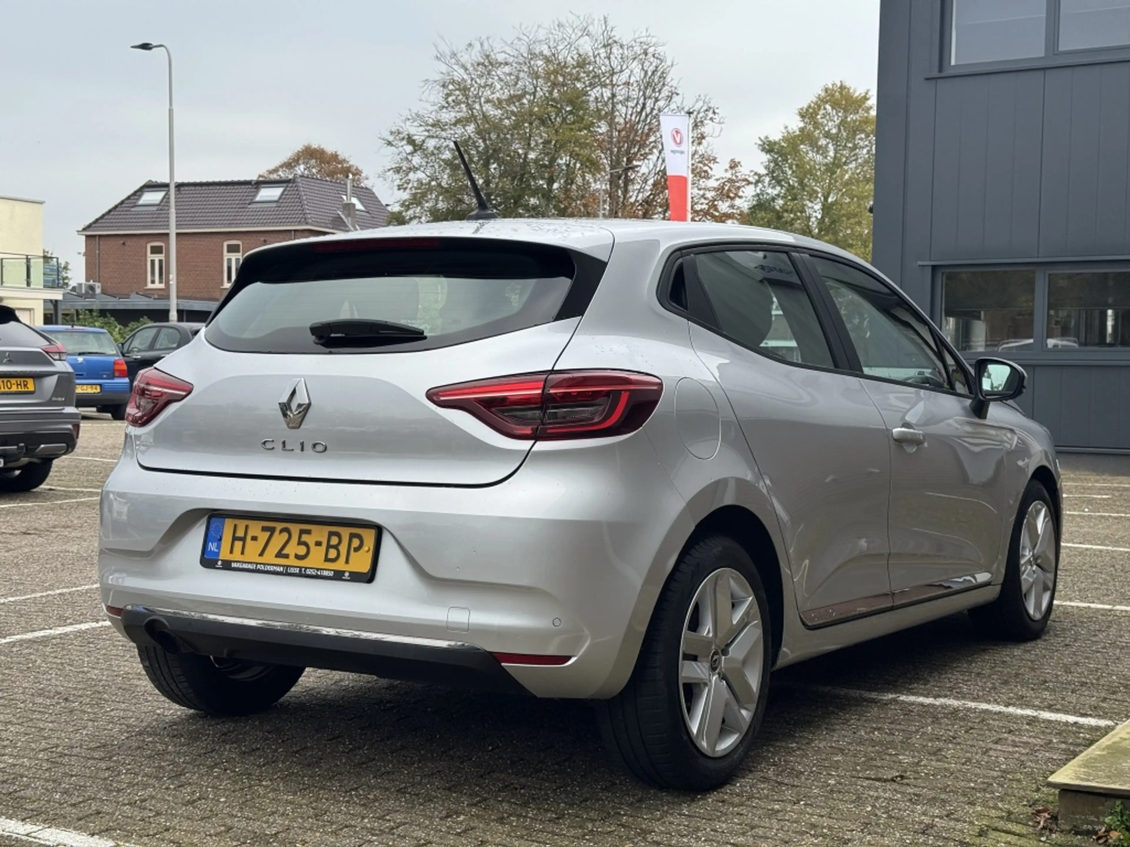 Renault Clio 1.0 TCe Zen — photo 5