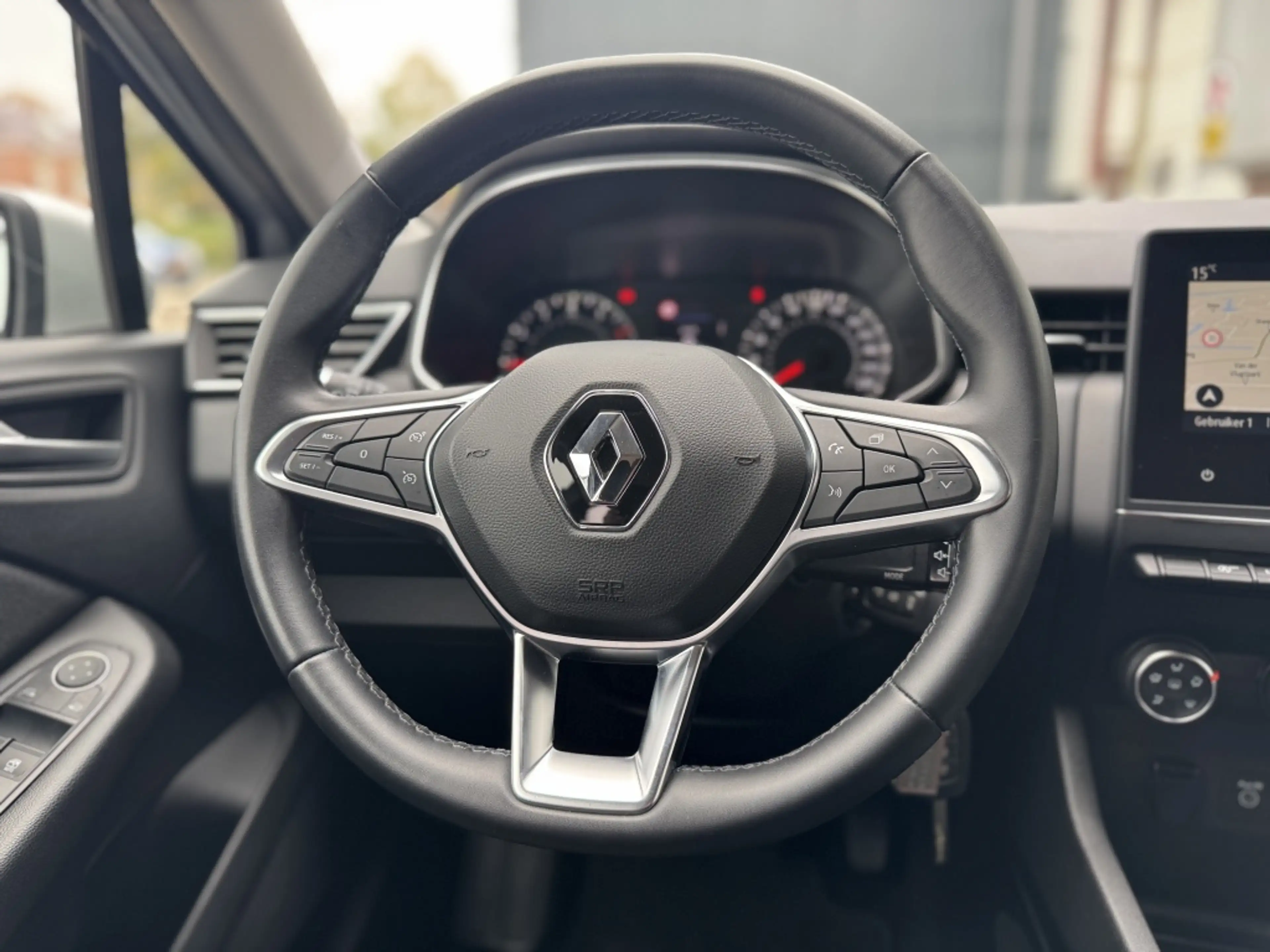 Renault Clio 1.0 TCe Zen — photo 13