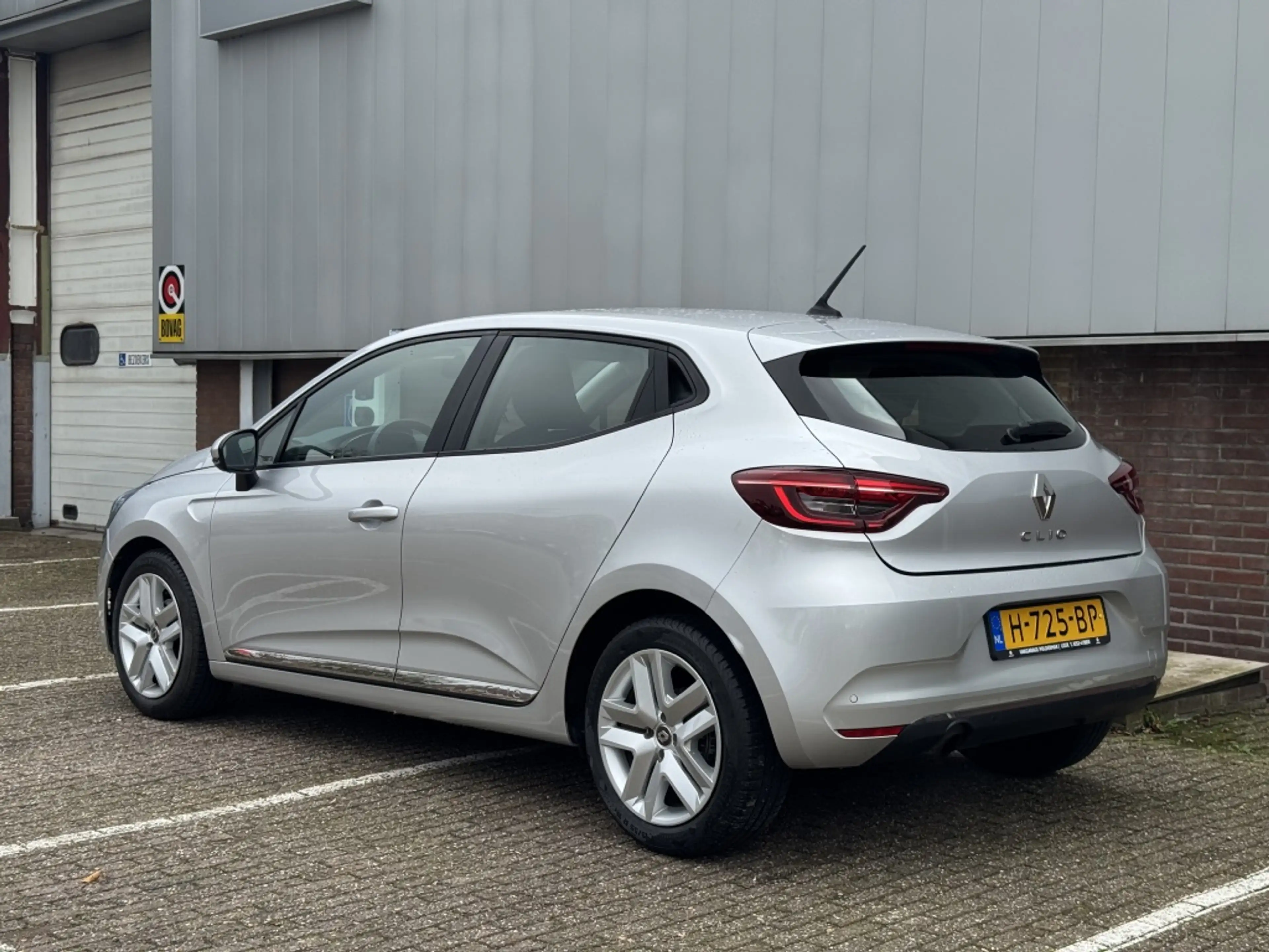 Renault Clio 1.0 TCe Zen — photo 3