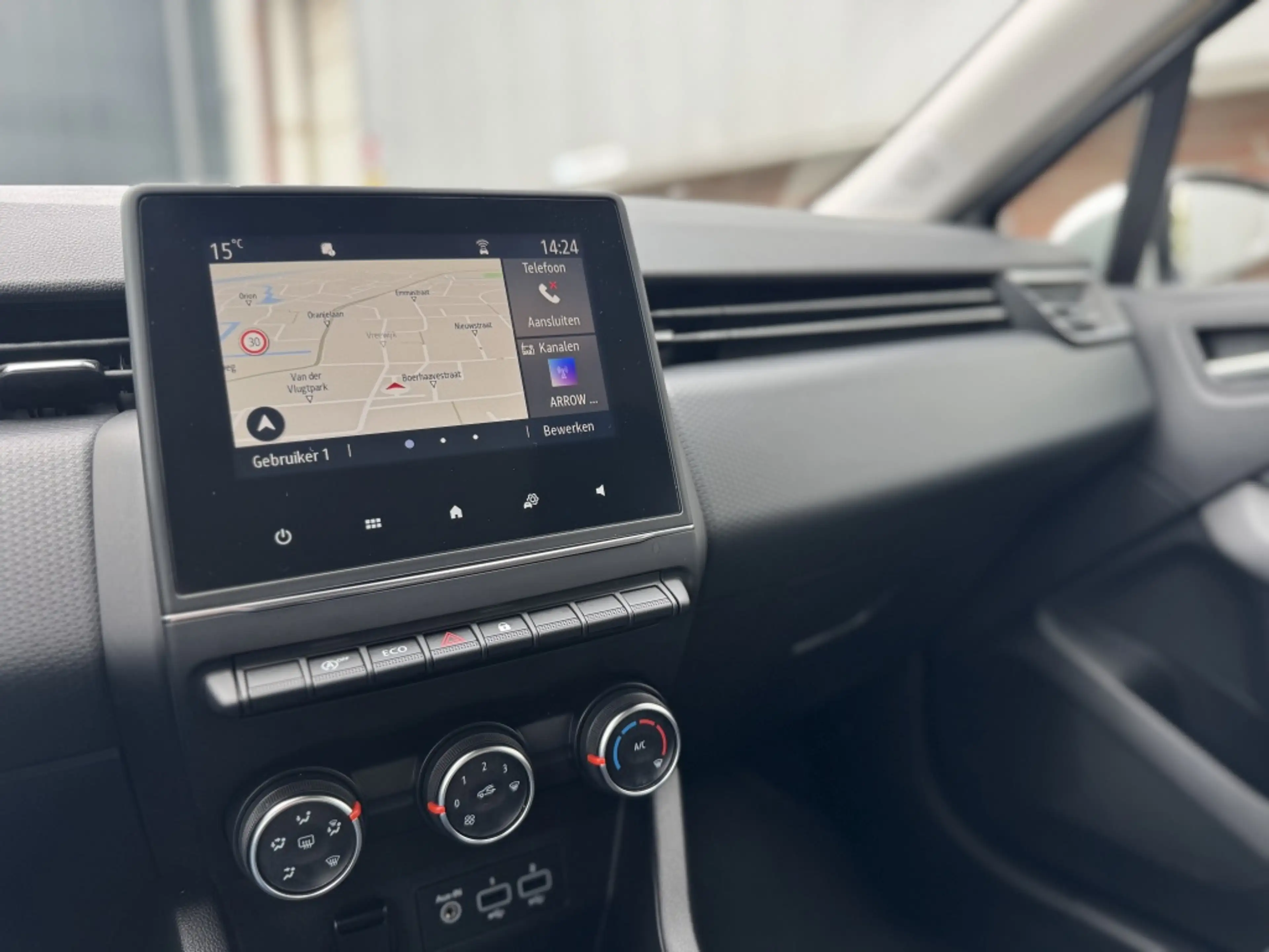 Renault Clio 1.0 TCe Zen — photo 16