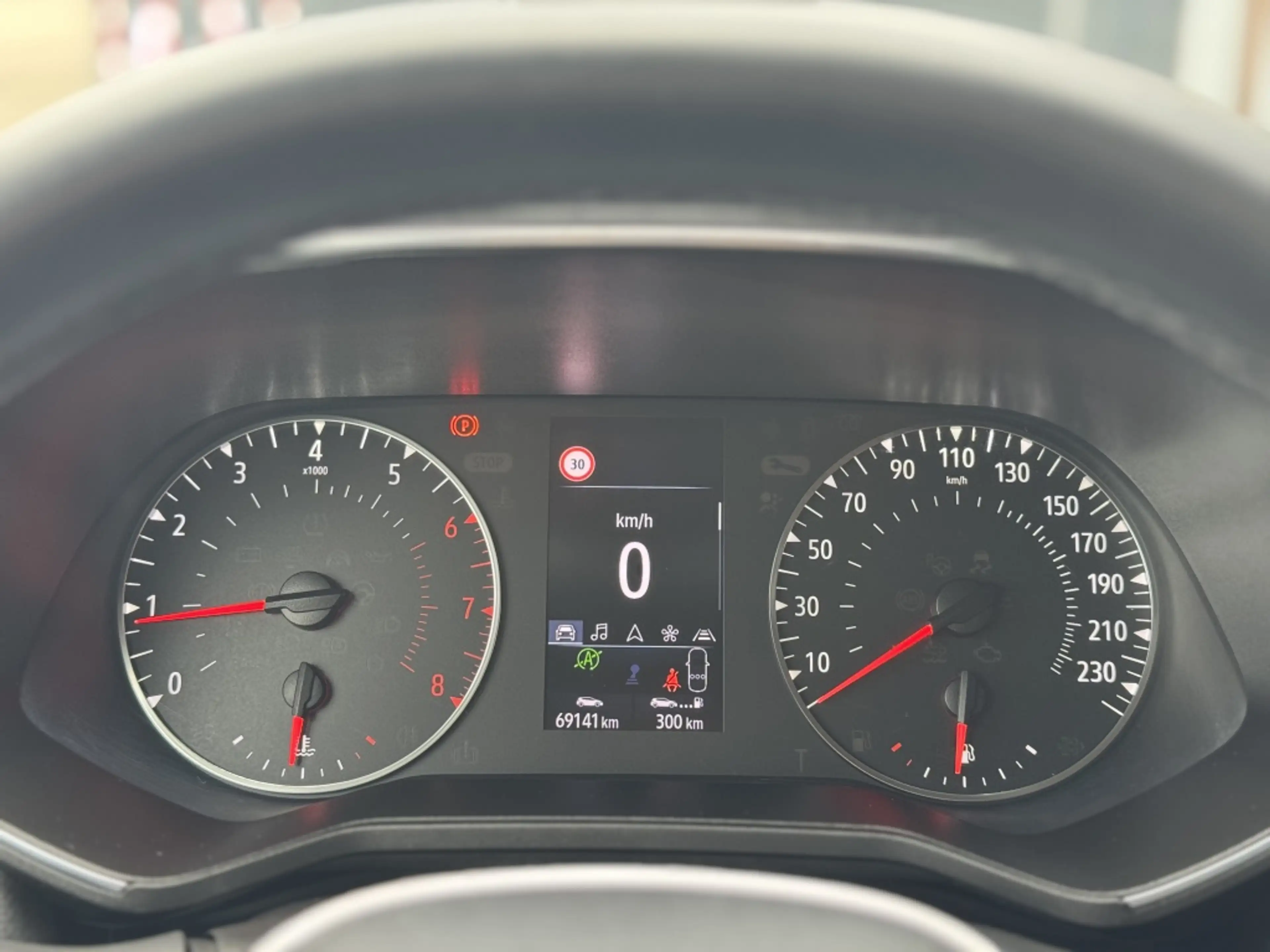 Renault Clio 1.0 TCe Zen — photo 15