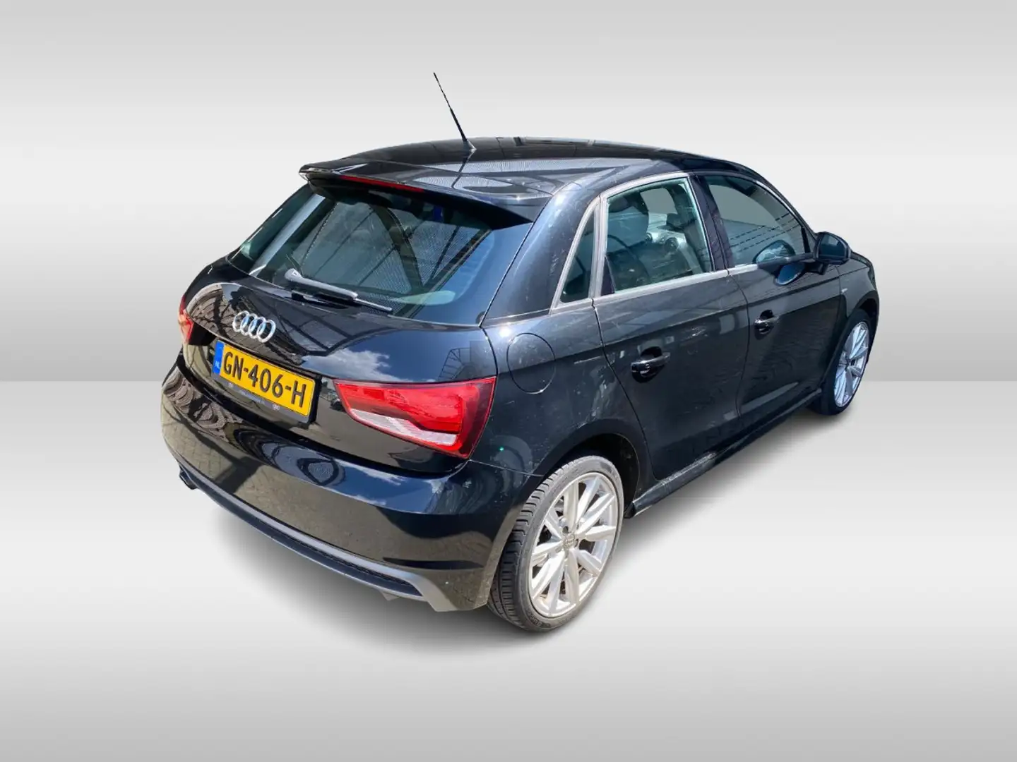 Audi A1 Sportback 1.0 TFSI Sport Pro Line 3x S-Line / Navi Zwart - 2