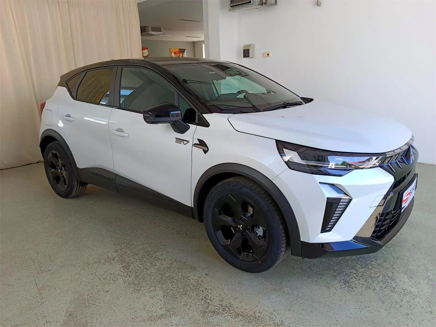 Mitsubishi ASX 1,8 HEV Invite Black Edition AT 26,5 Weiß - 1