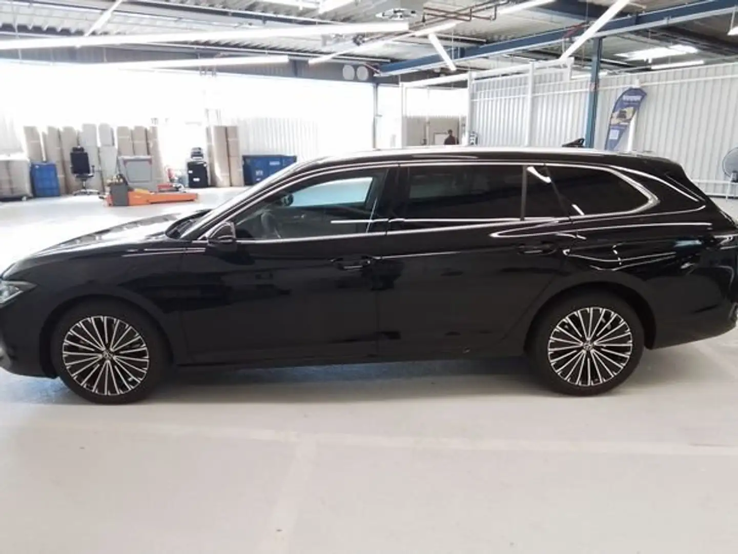 Volkswagen Passat Variant 1.5 TSI eHybrid Elegance AHK Zwart - 2