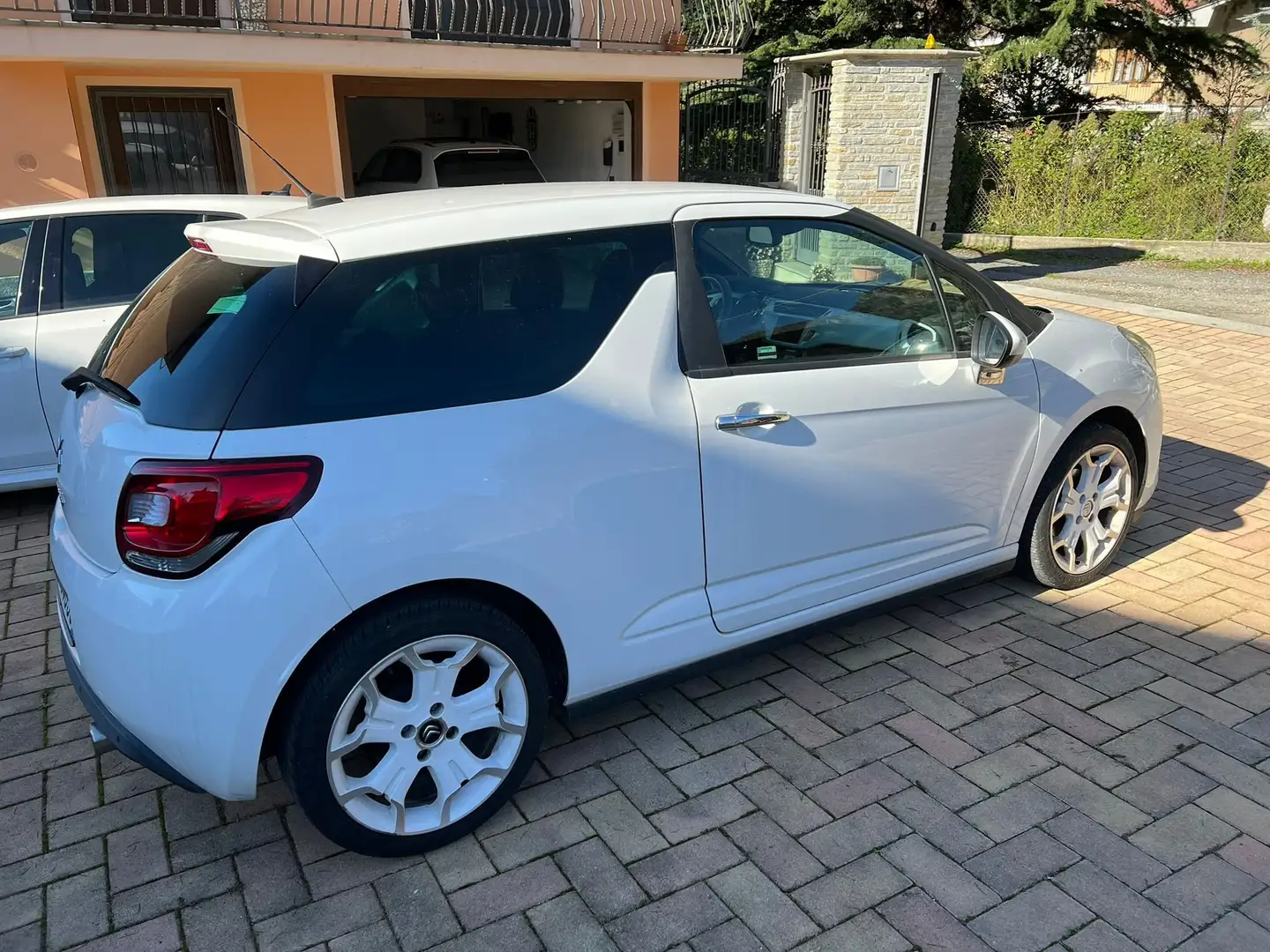 Citroen DS3 DS3 1.6 hdi So Chic 92cv Bianco - 1