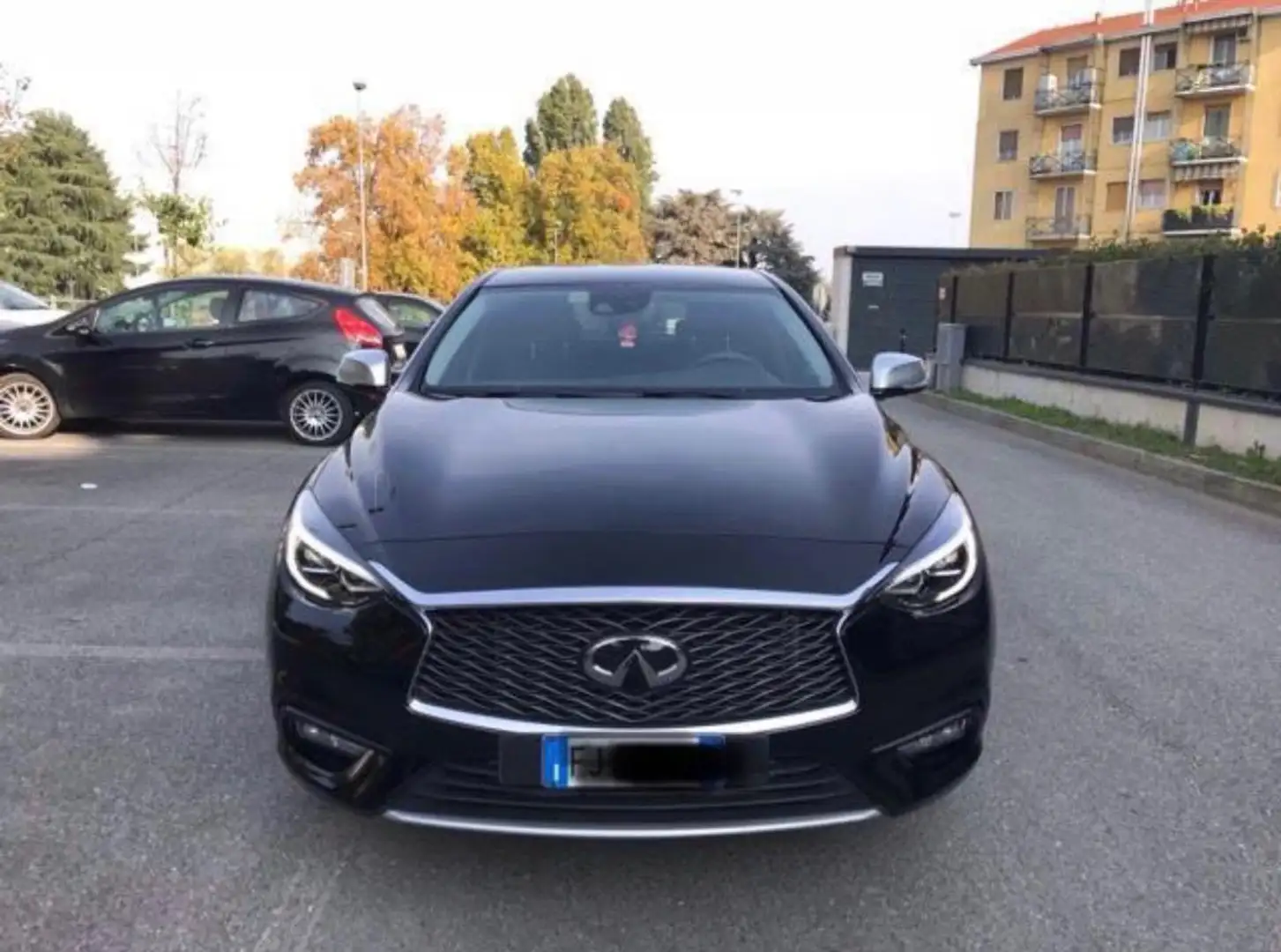 Infiniti Q30 1.5d Premium City Black 109cv dct - 1