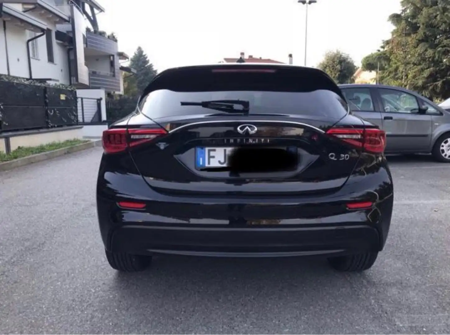Infiniti Q30 1.5d Premium City Black 109cv dct - 2