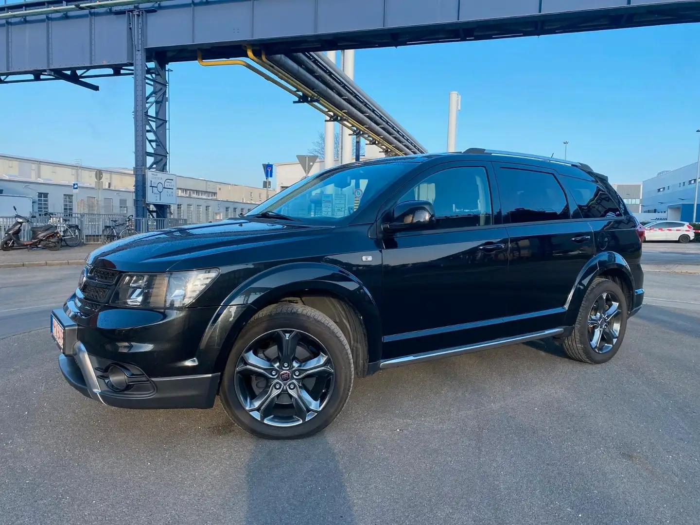 Fiat Freemont Cross AWD/7Sitzer/Automatik Schwarz - 2
