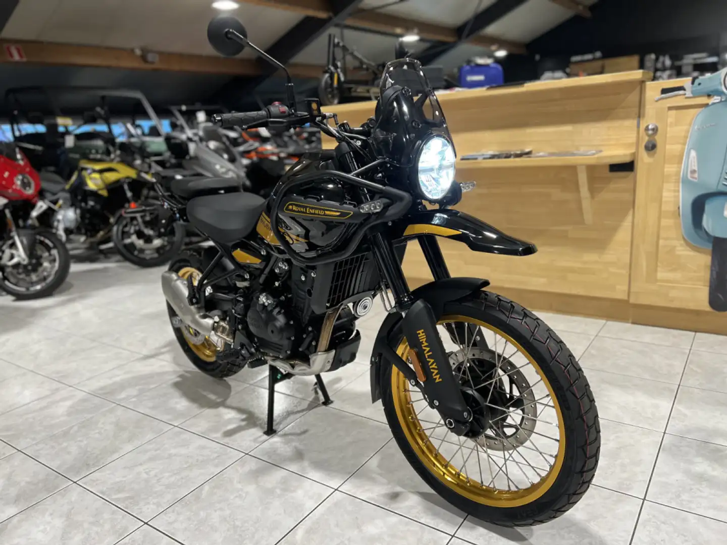Royal Enfield Himalayan 450 Summit Black Negro - 1
