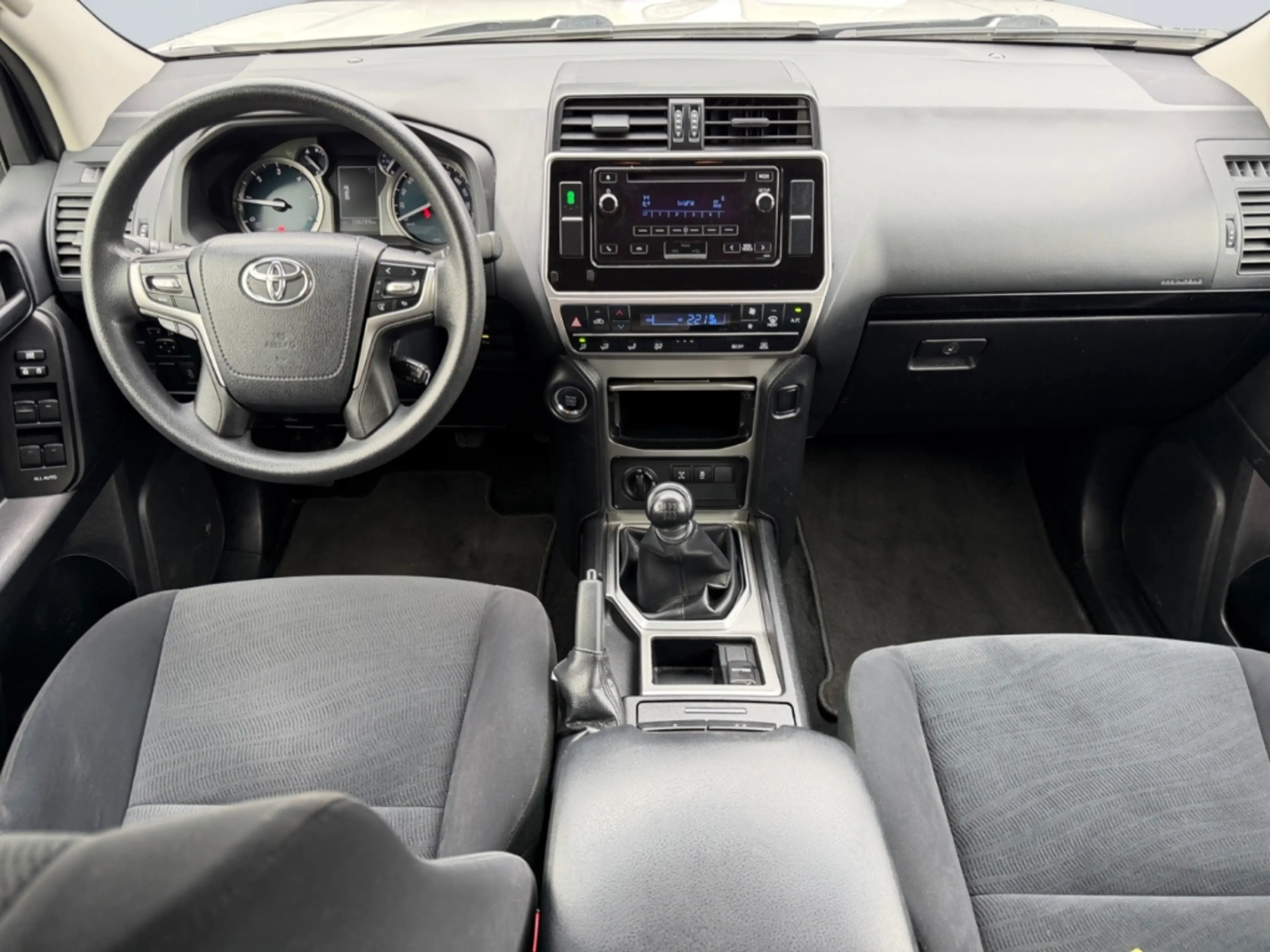 Toyota Land Cruiser Basis *Klimaanlage*PDC*Tempo*SmartKey* — photo 11
