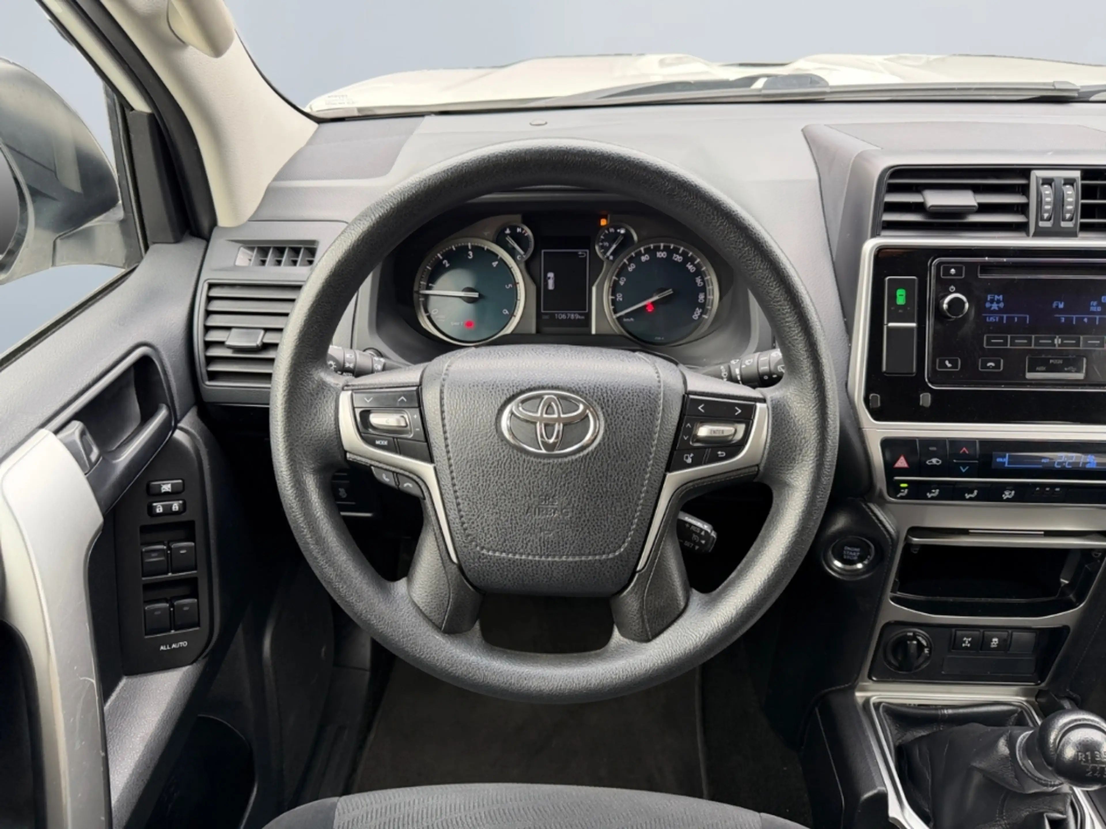 Toyota Land Cruiser Basis *Klimaanlage*PDC*Tempo*SmartKey* — photo 12