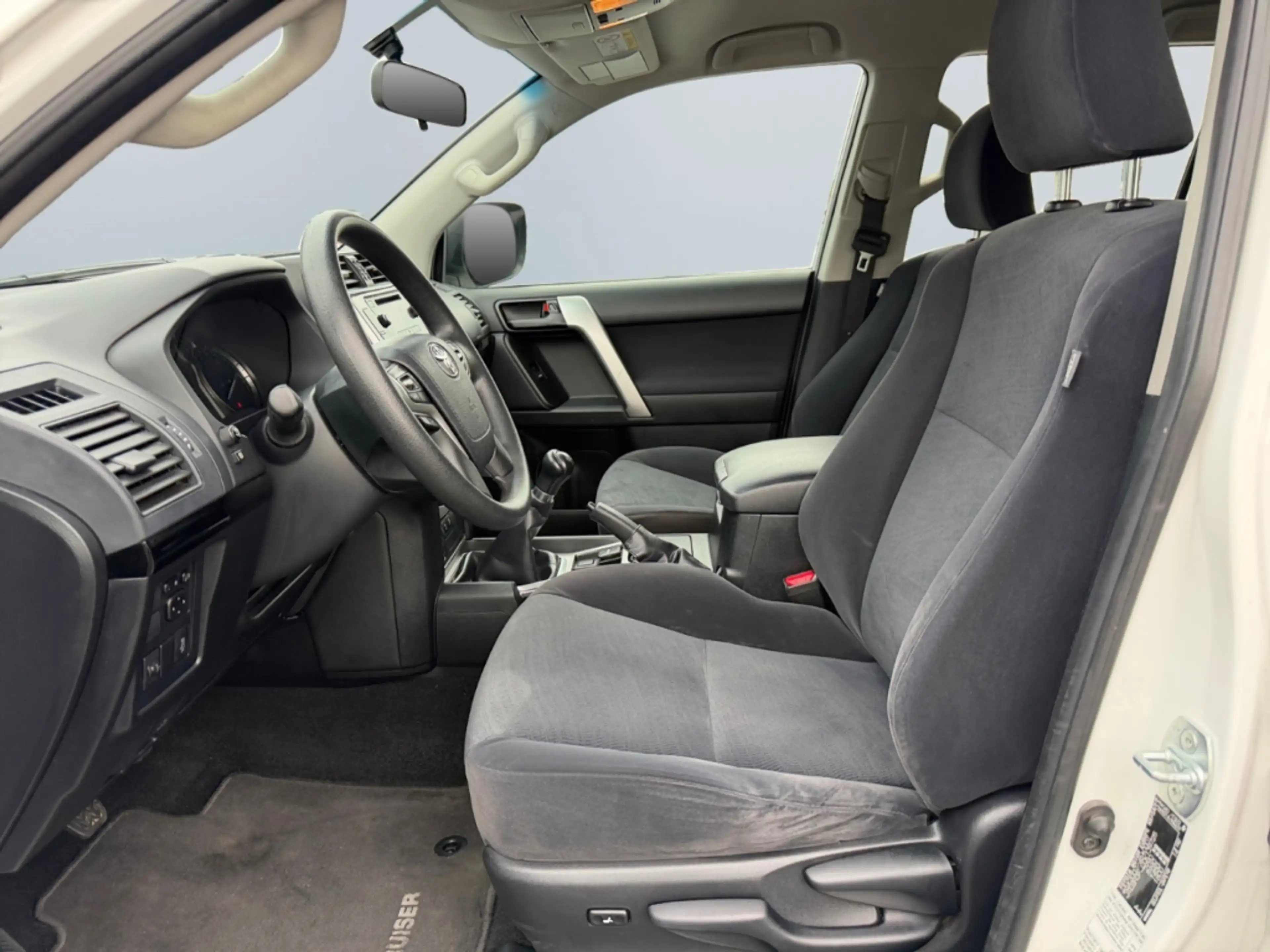 Toyota Land Cruiser Basis *Klimaanlage*PDC*Tempo*SmartKey* — photo 9