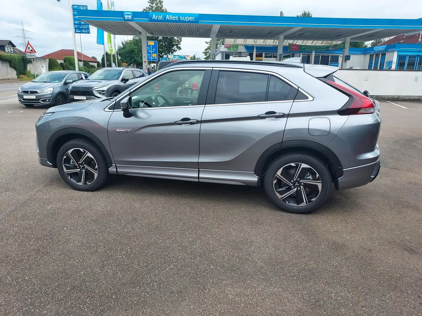 Mitsubishi Eclipse Cross Plug-In Hybrid 4WD Plus Select Gris - 2