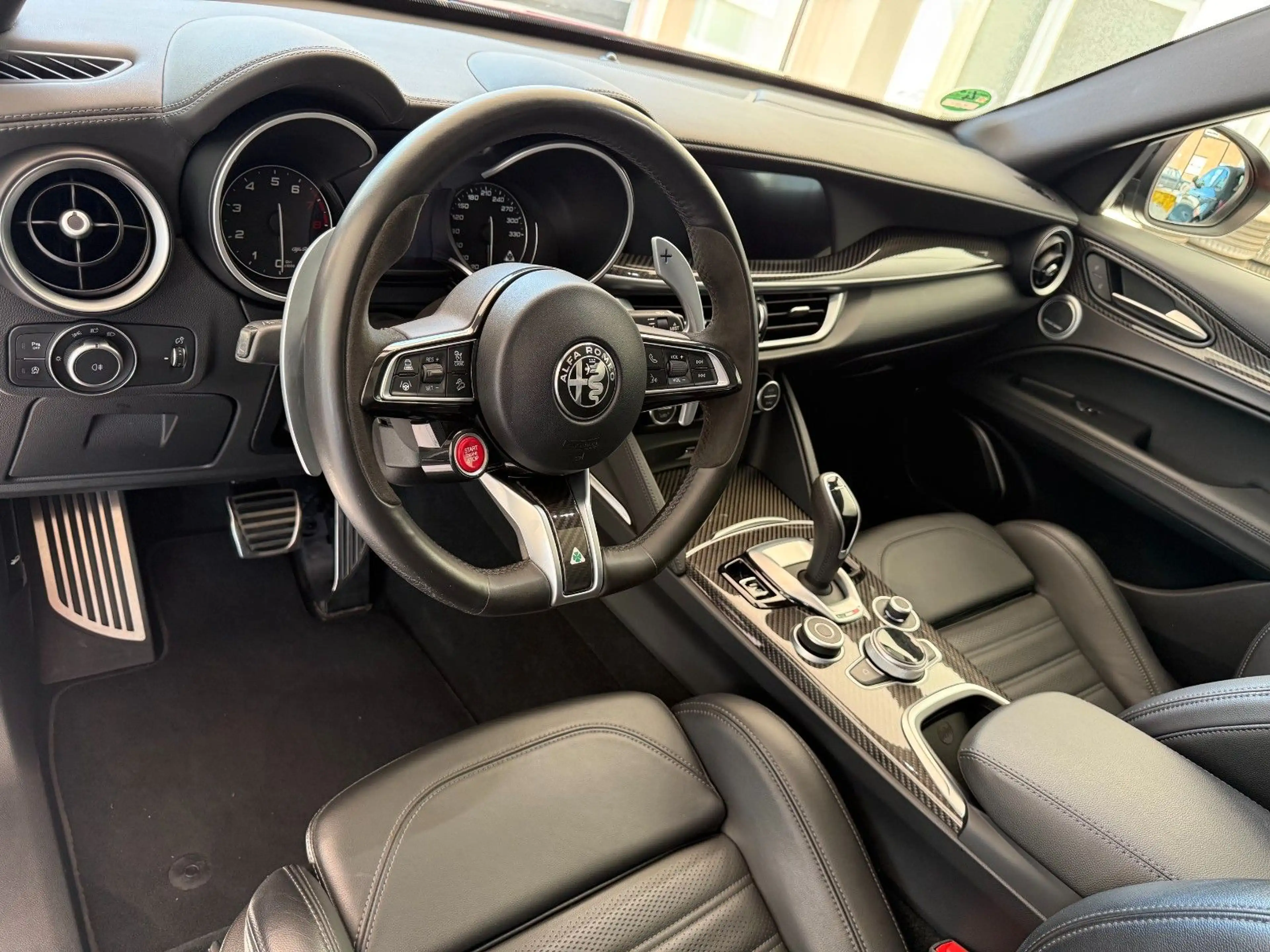 Alfa Romeo Stelvio 2.9 V6 Bi-turbo Quadrifoglio Q4 — photo 10