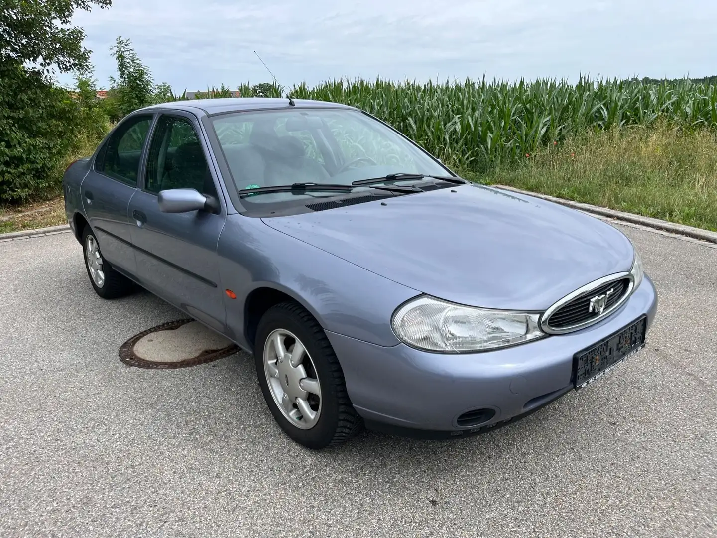Ford Mondeo 2.0 16V Ambiente Automatik  ,100000 KM Gris - 2