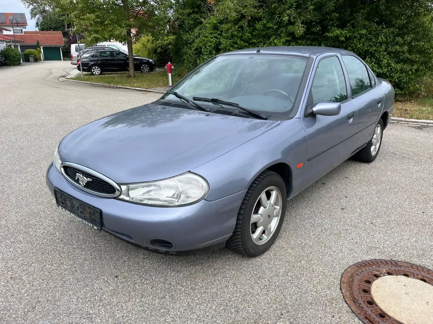 Ford Mondeo 2.0 16V Ambiente Automatik  ,100000 KM Gris - 1