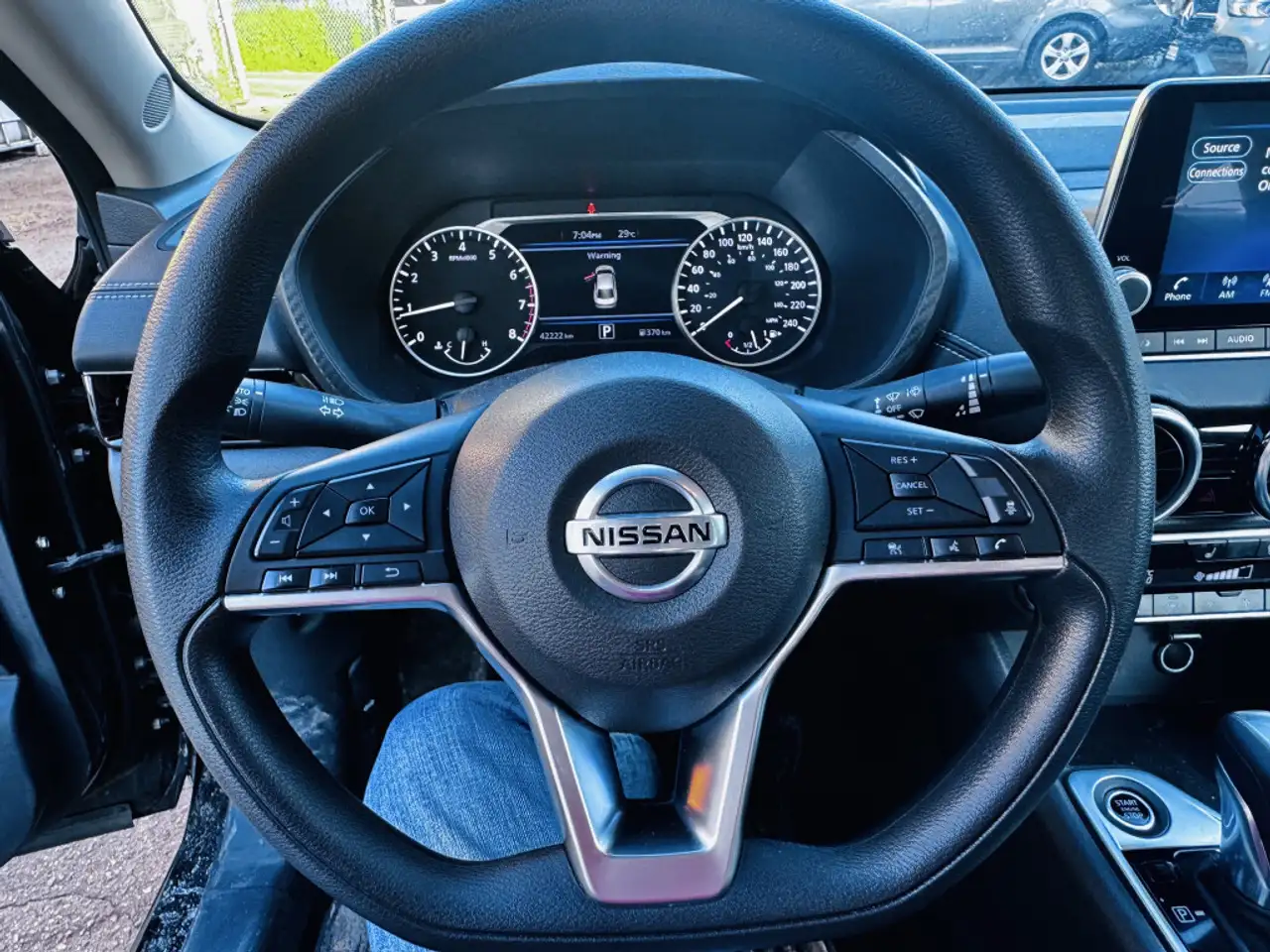 Nissan Sentra снимка Nissan Sentra