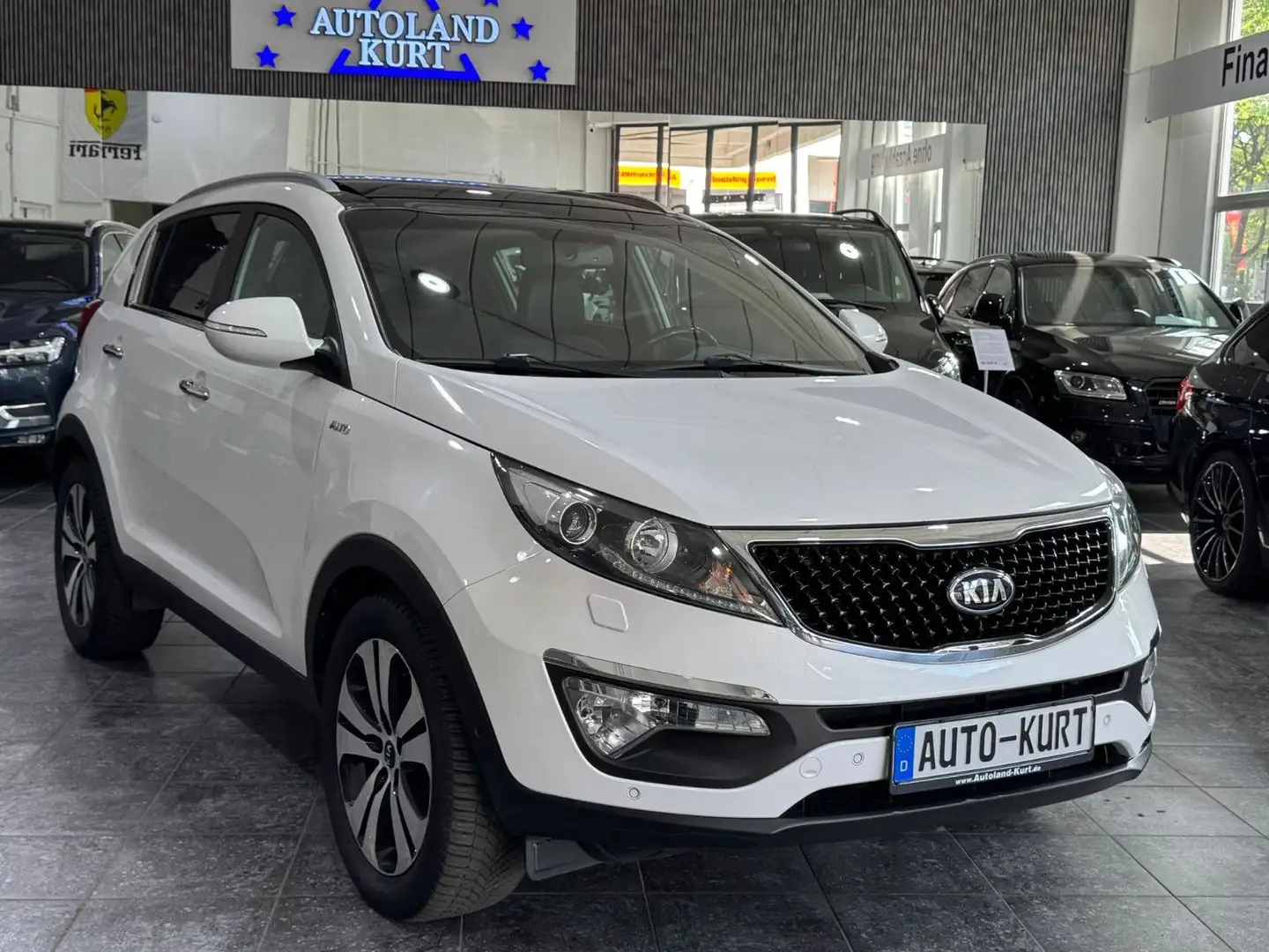 Kia Sportage 2,0CRDI*Platinum Ed.*4WD*Pano*Auto*Voll Blanc - 1