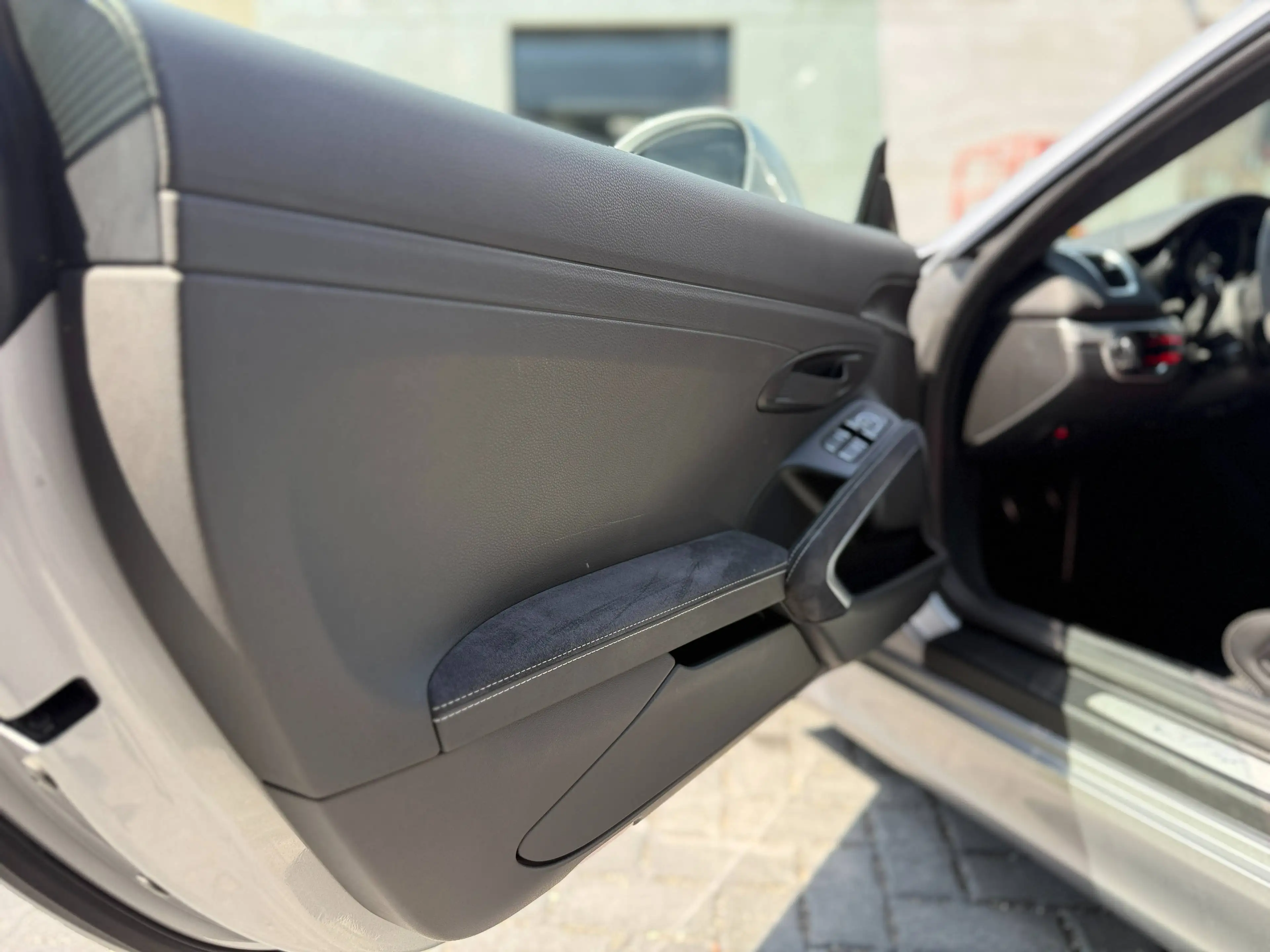 Porsche Cayman Cayman GT4 3.8i — photo 14